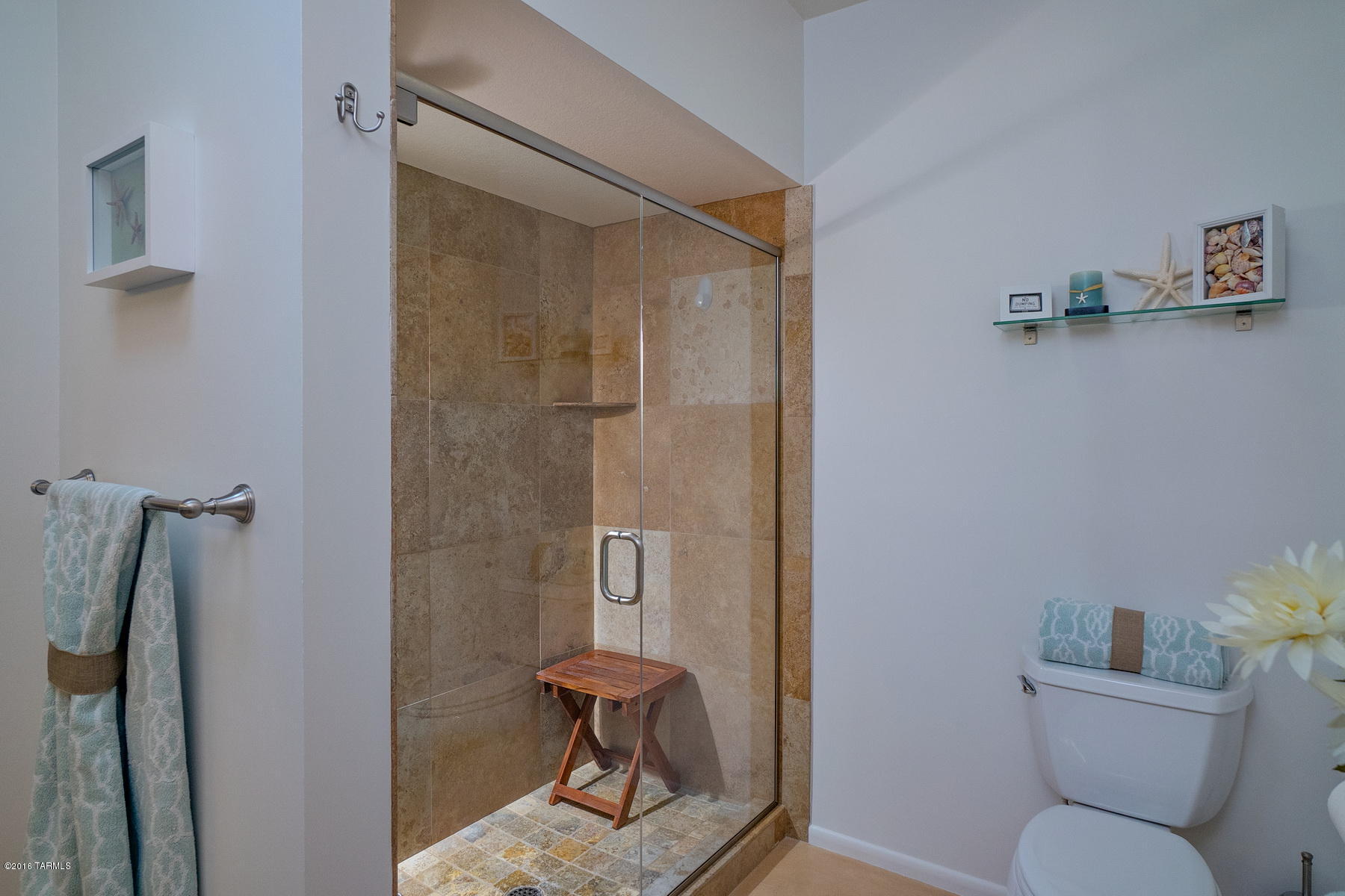 Loma De Las Brisas (1-25) - Residential