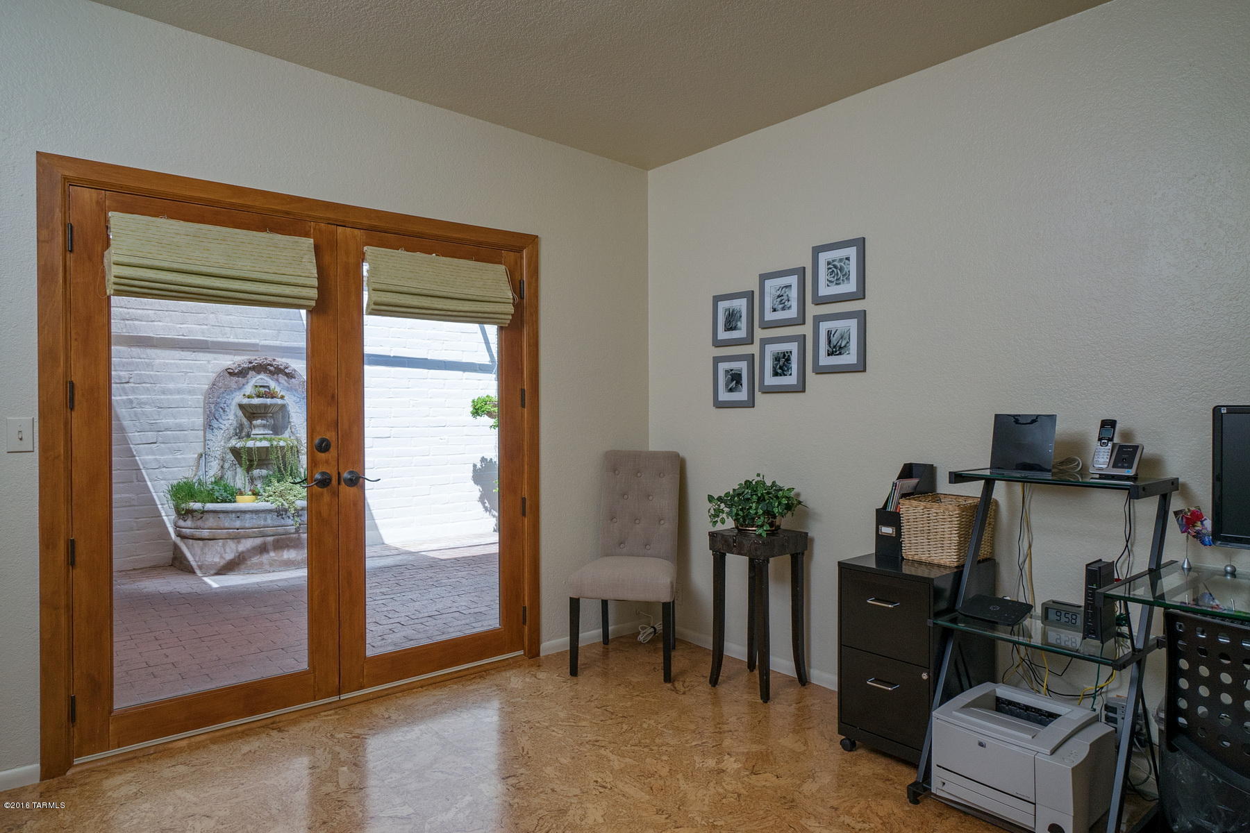 Loma De Las Brisas (1-25) - Residential
