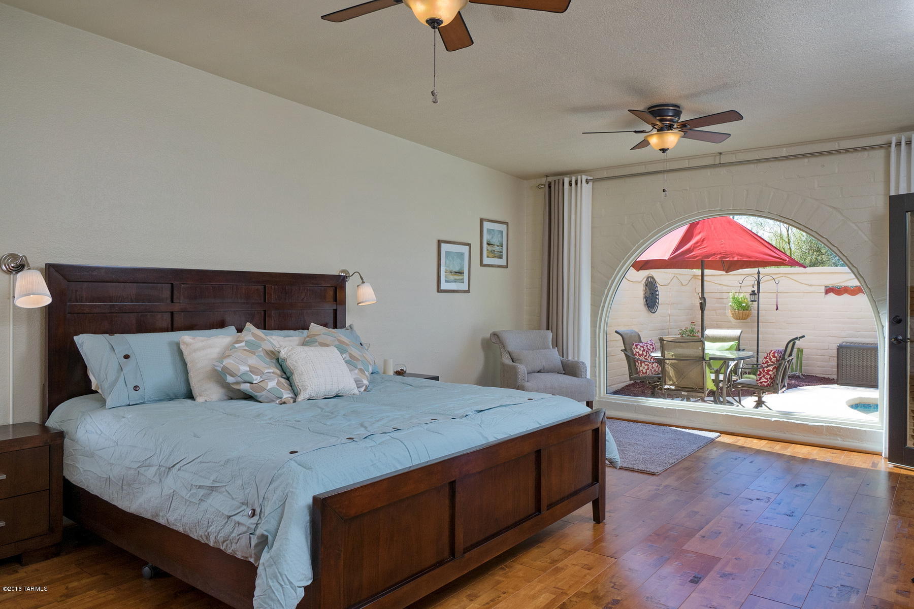 Loma De Las Brisas (1-25) - Residential