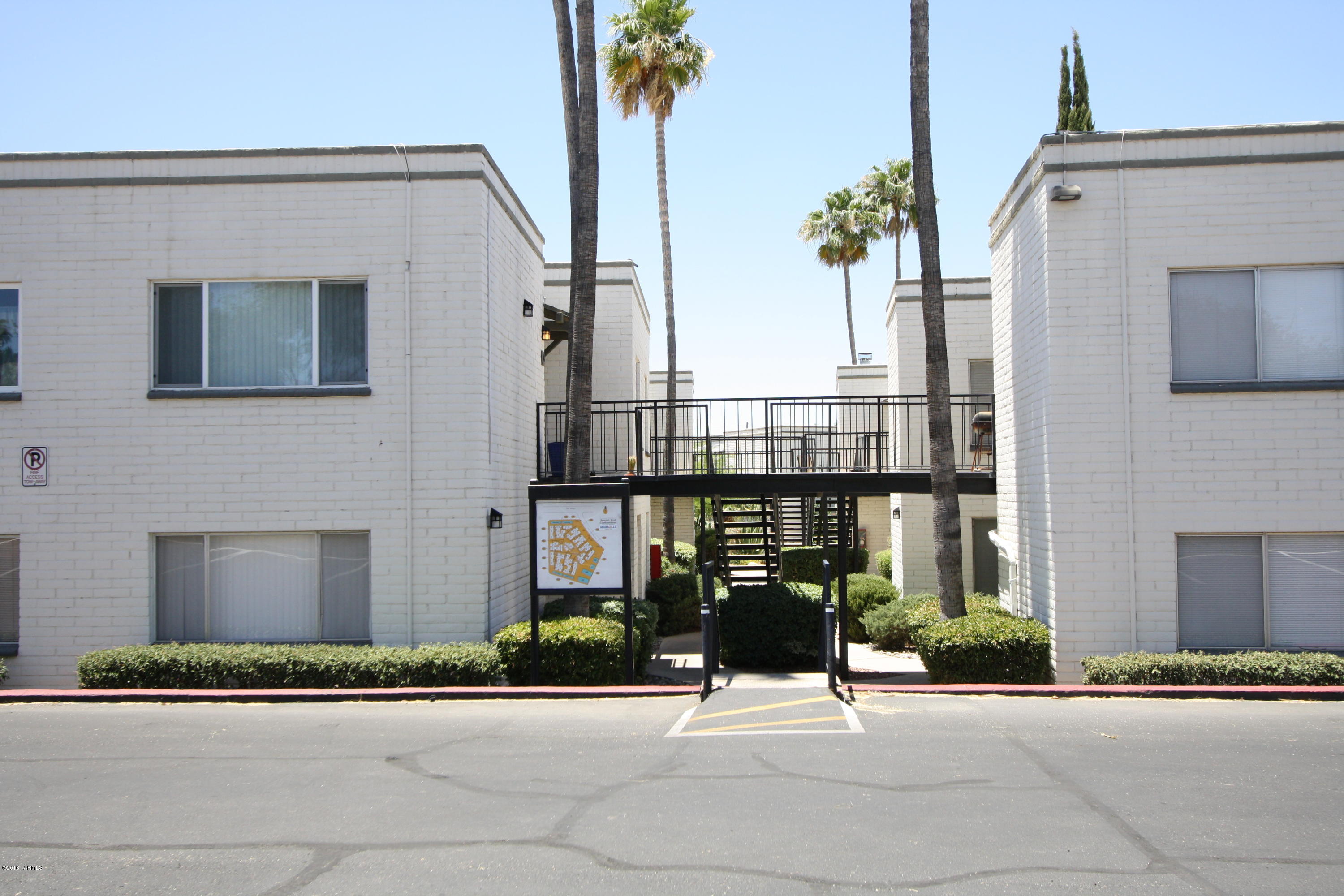 Light, bright and airy. 2nd Floor unit, steps away from community pool, spa, laundry and community center.