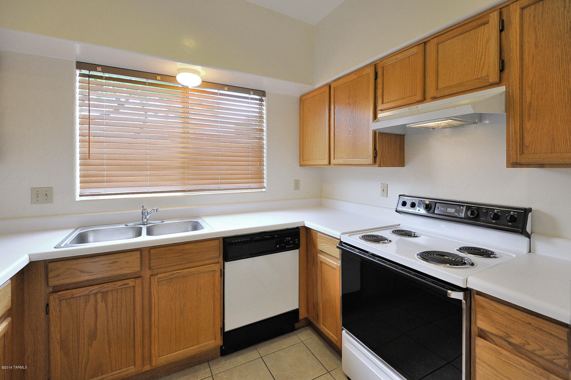 Town & Country (1-143) - Residential Lease
