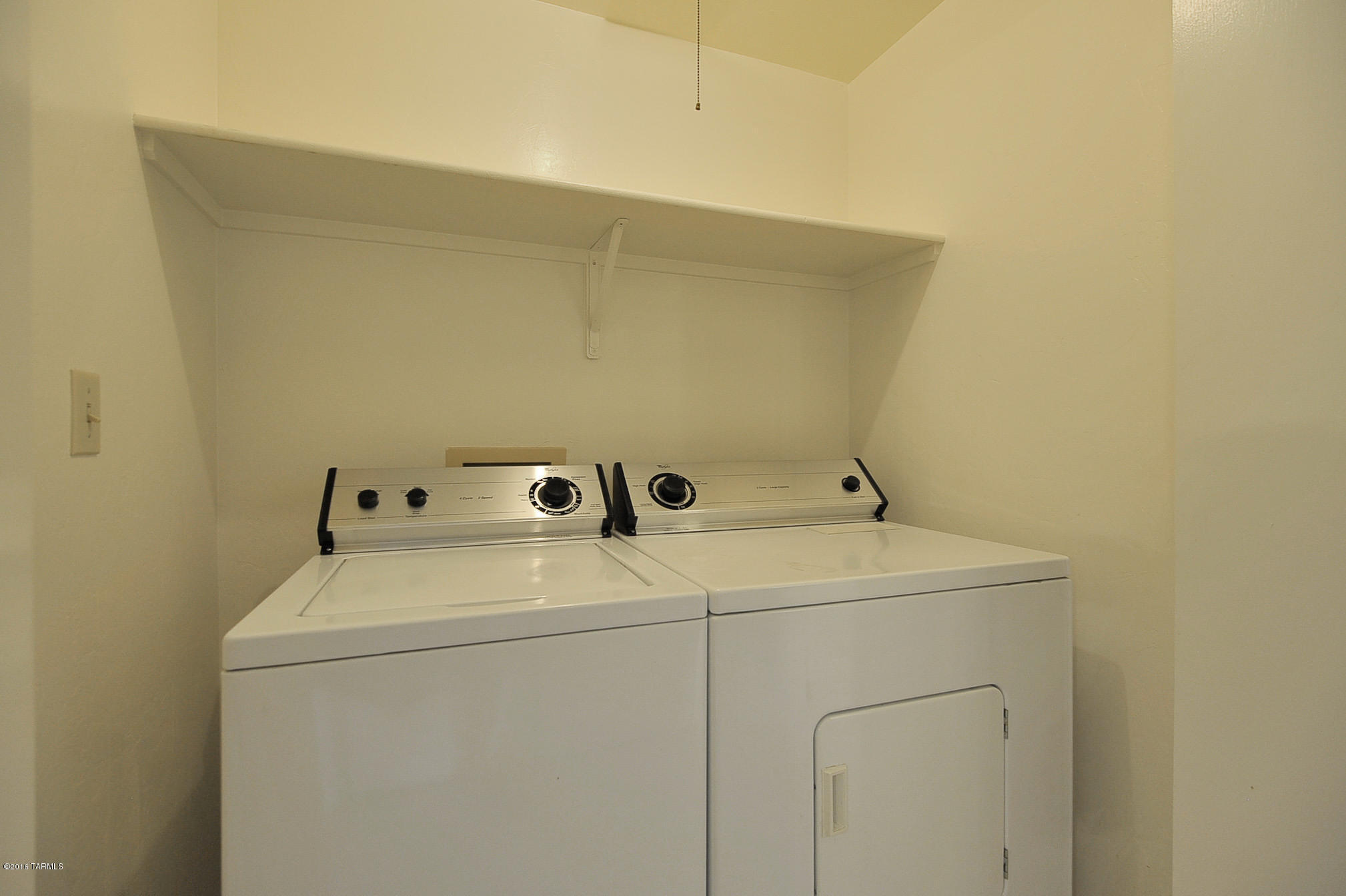 Town & Country (1-143) - Residential Lease