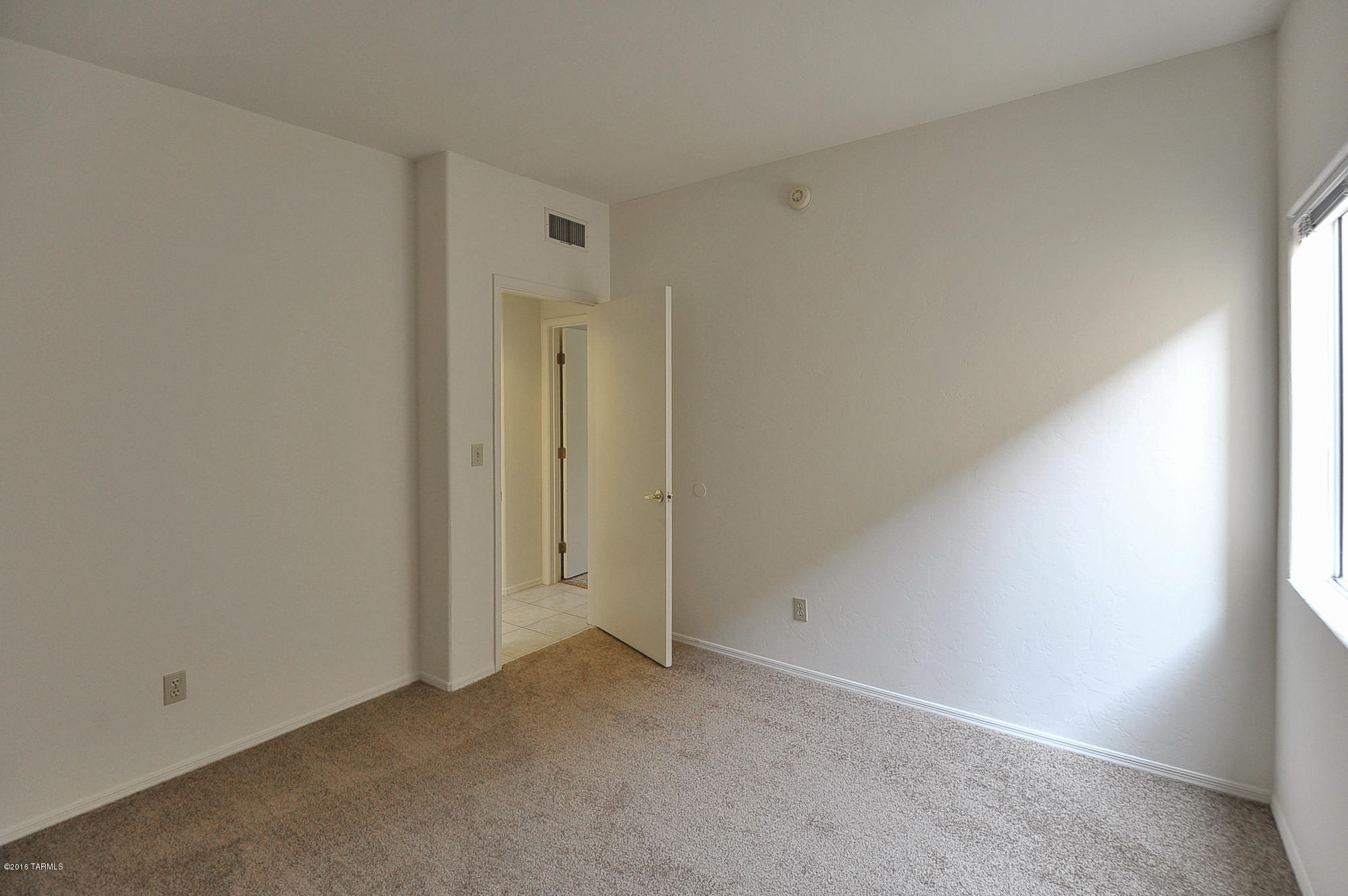 Town & Country (1-143) - Residential Lease
