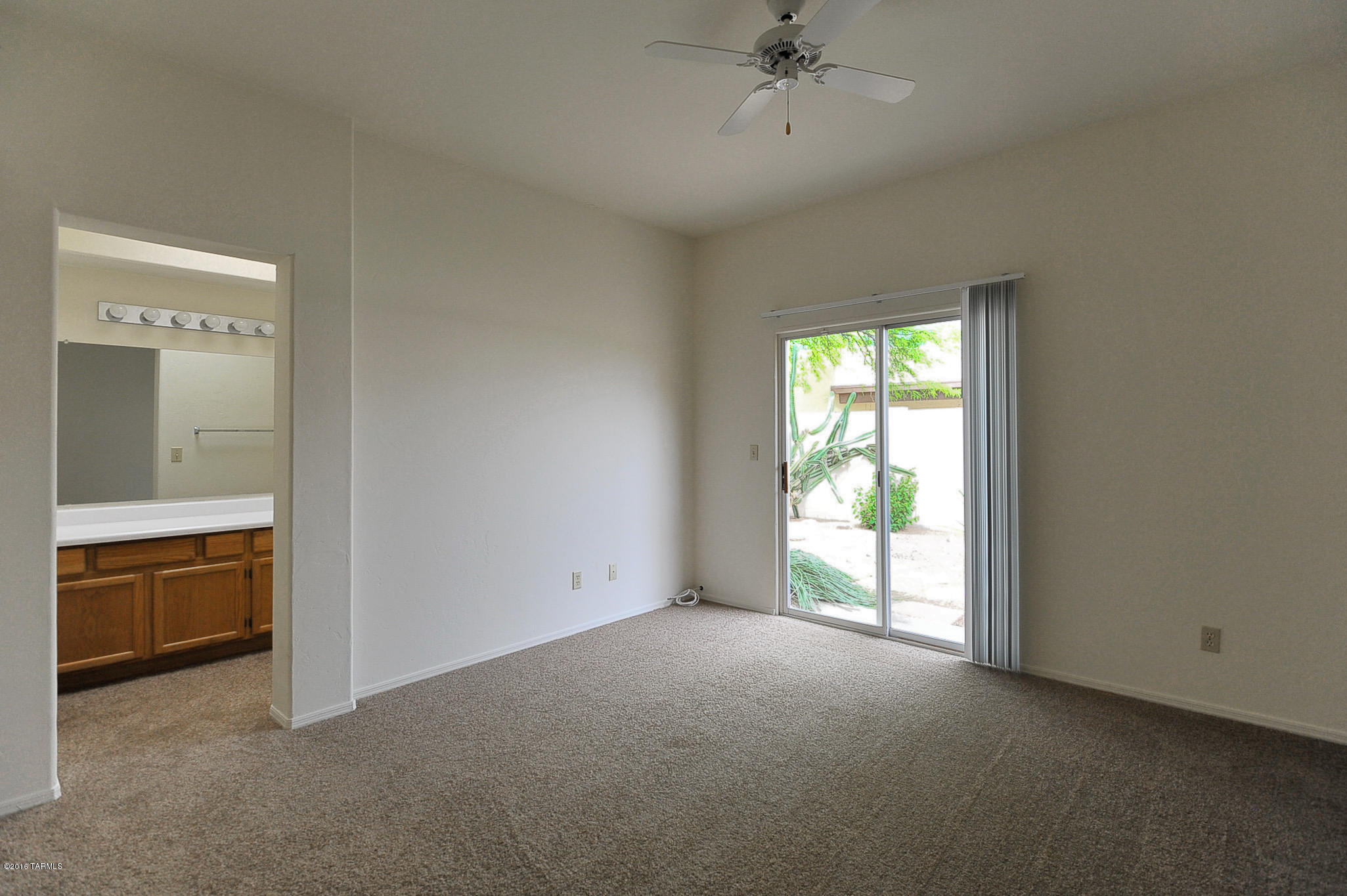 Town & Country (1-143) - Residential Lease