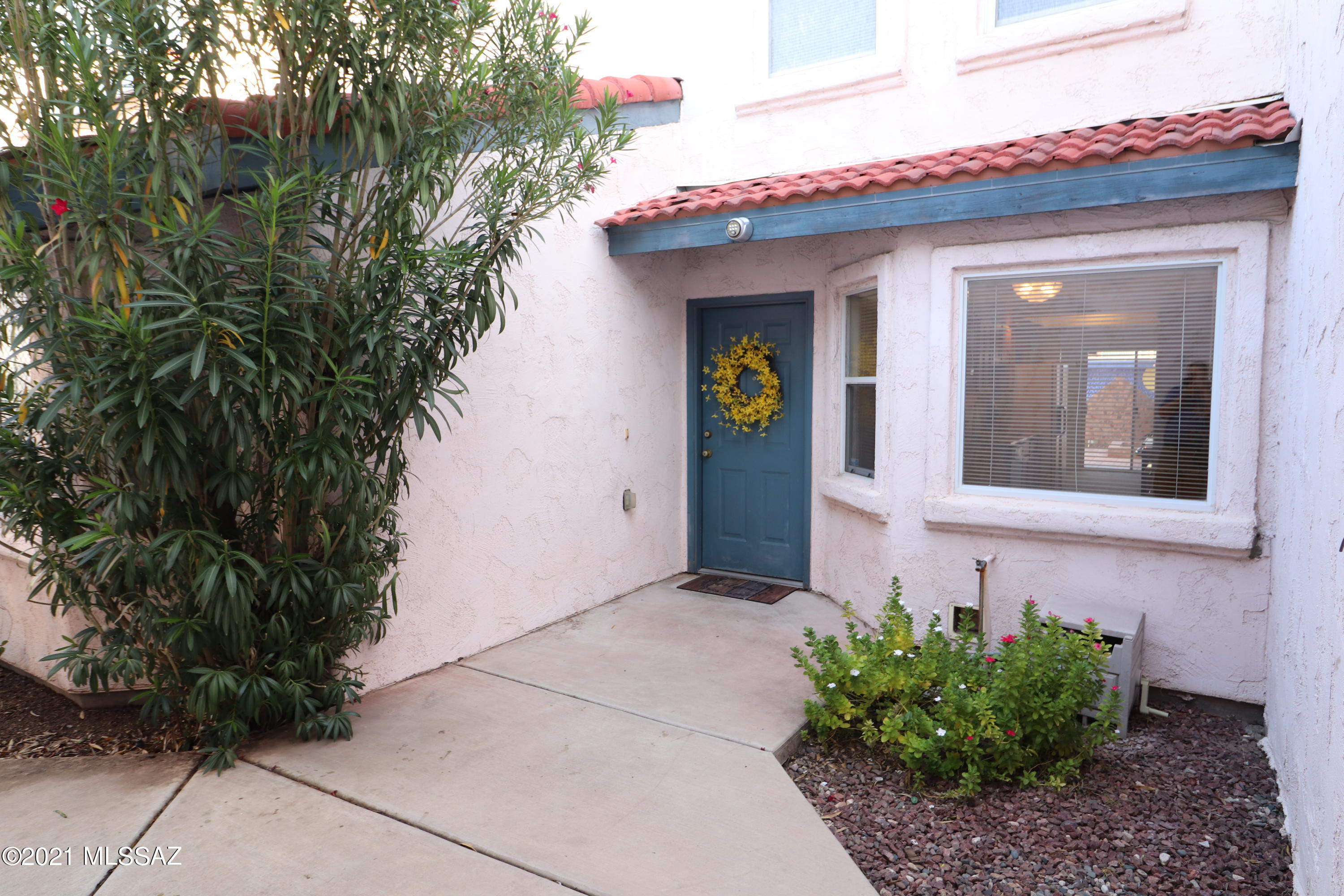 Encanto Court - Residential
