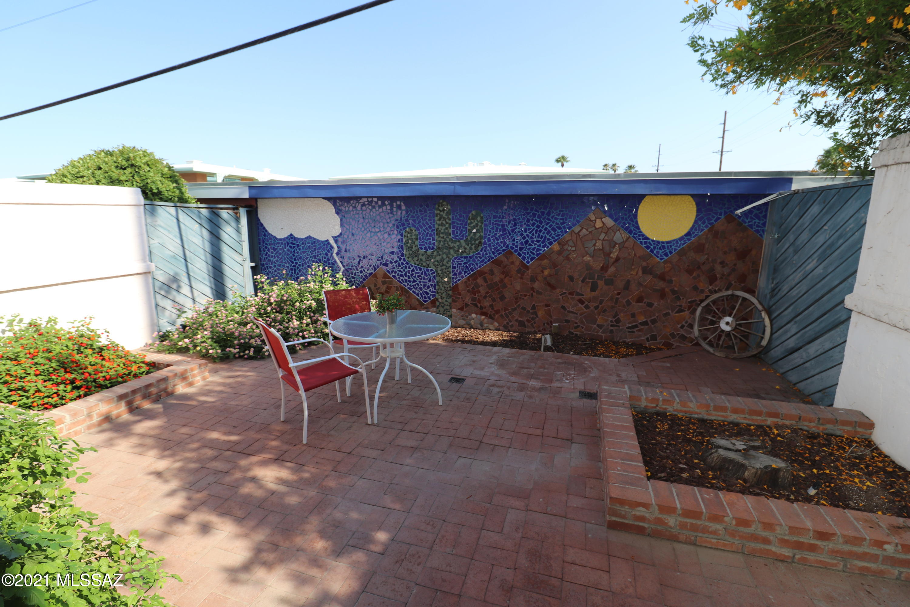 Encanto Court - Residential