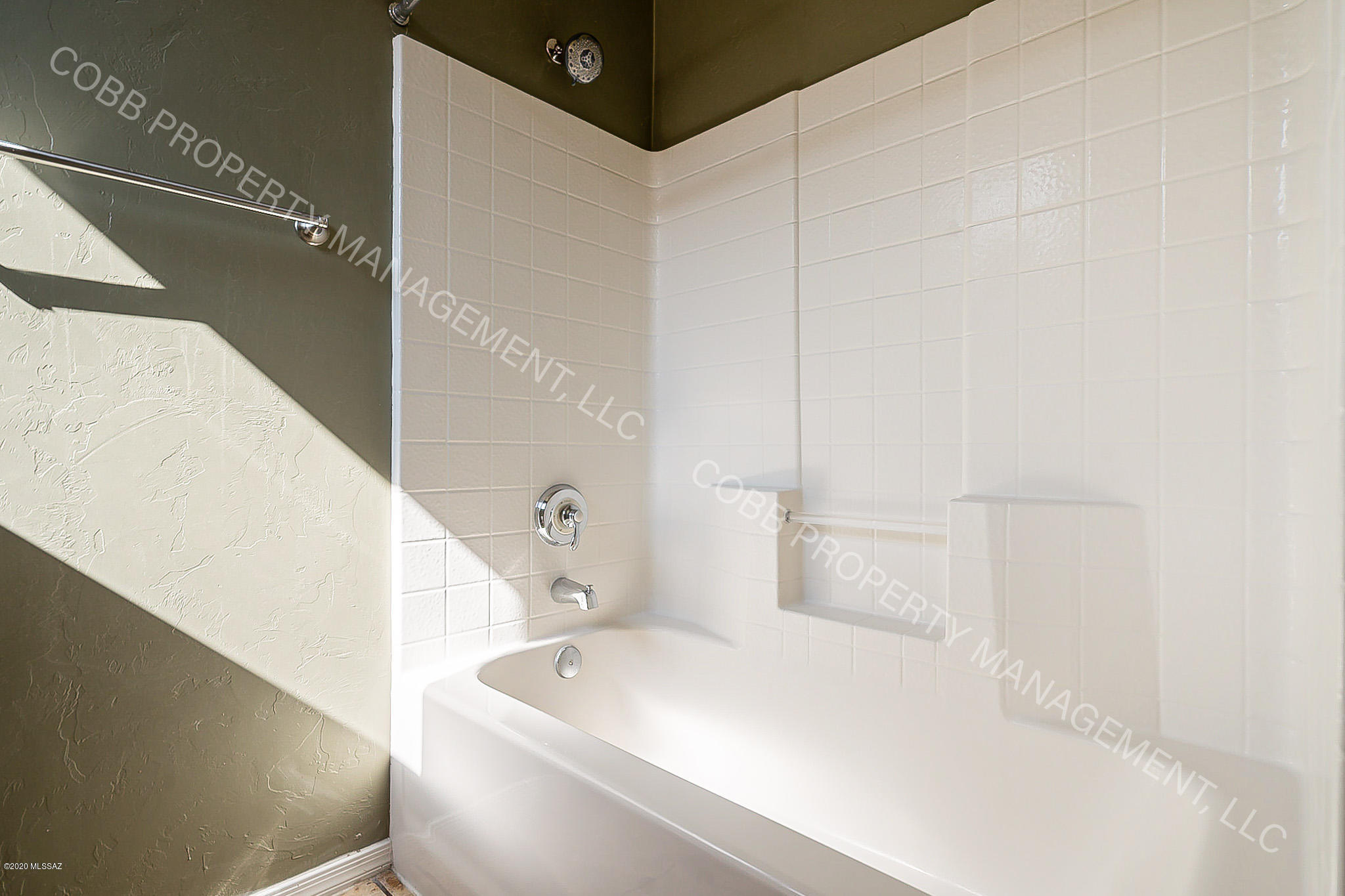 Agua Dulce (1-60) - Residential Lease