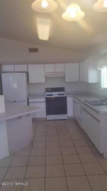 Hacienda Del Oro (1-78) - Residential Lease