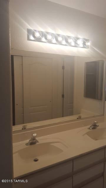 Hacienda Del Oro (1-78) - Residential Lease