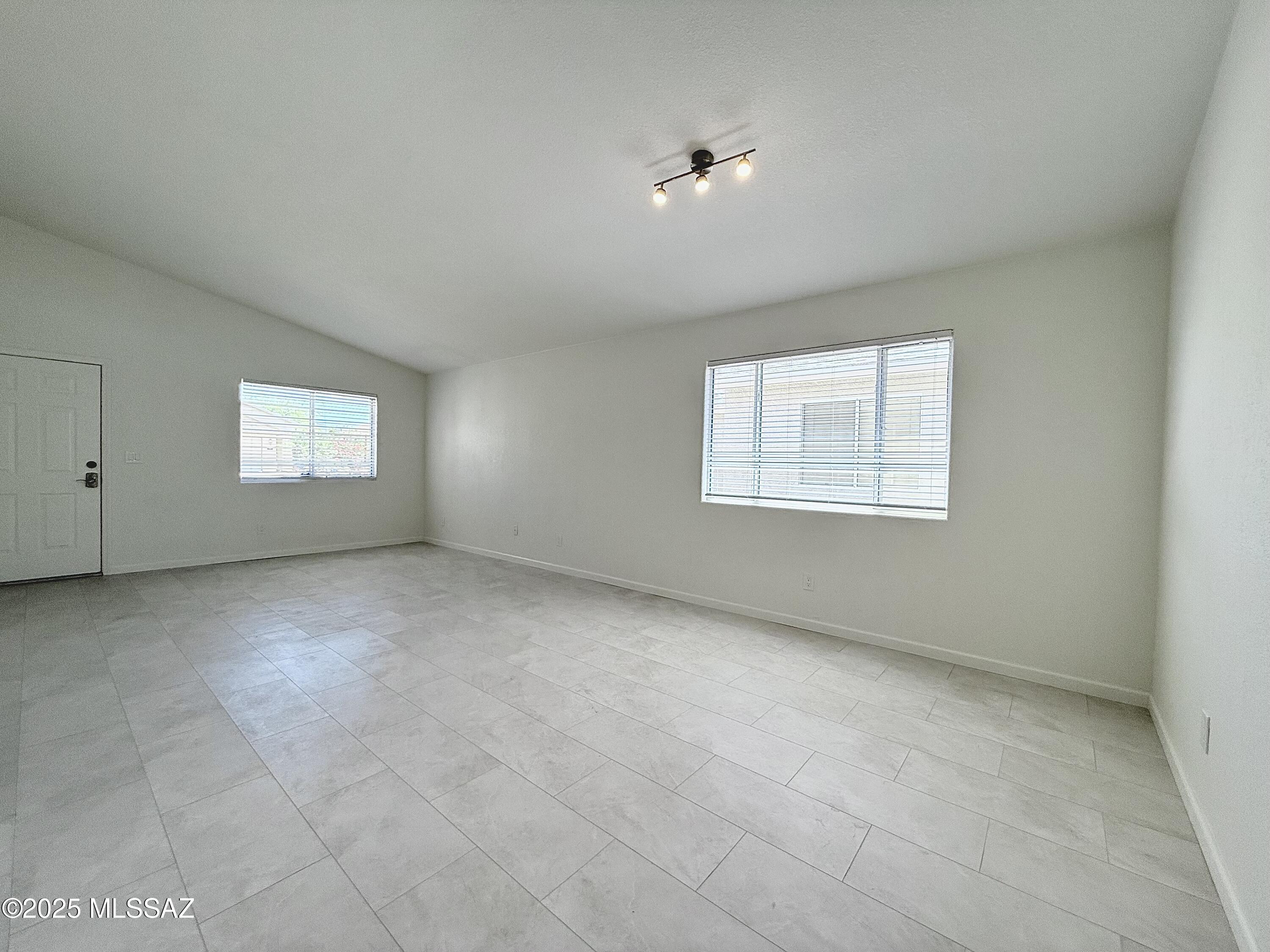 Elliott Homes At Rita Ranch (1-521) - Residential