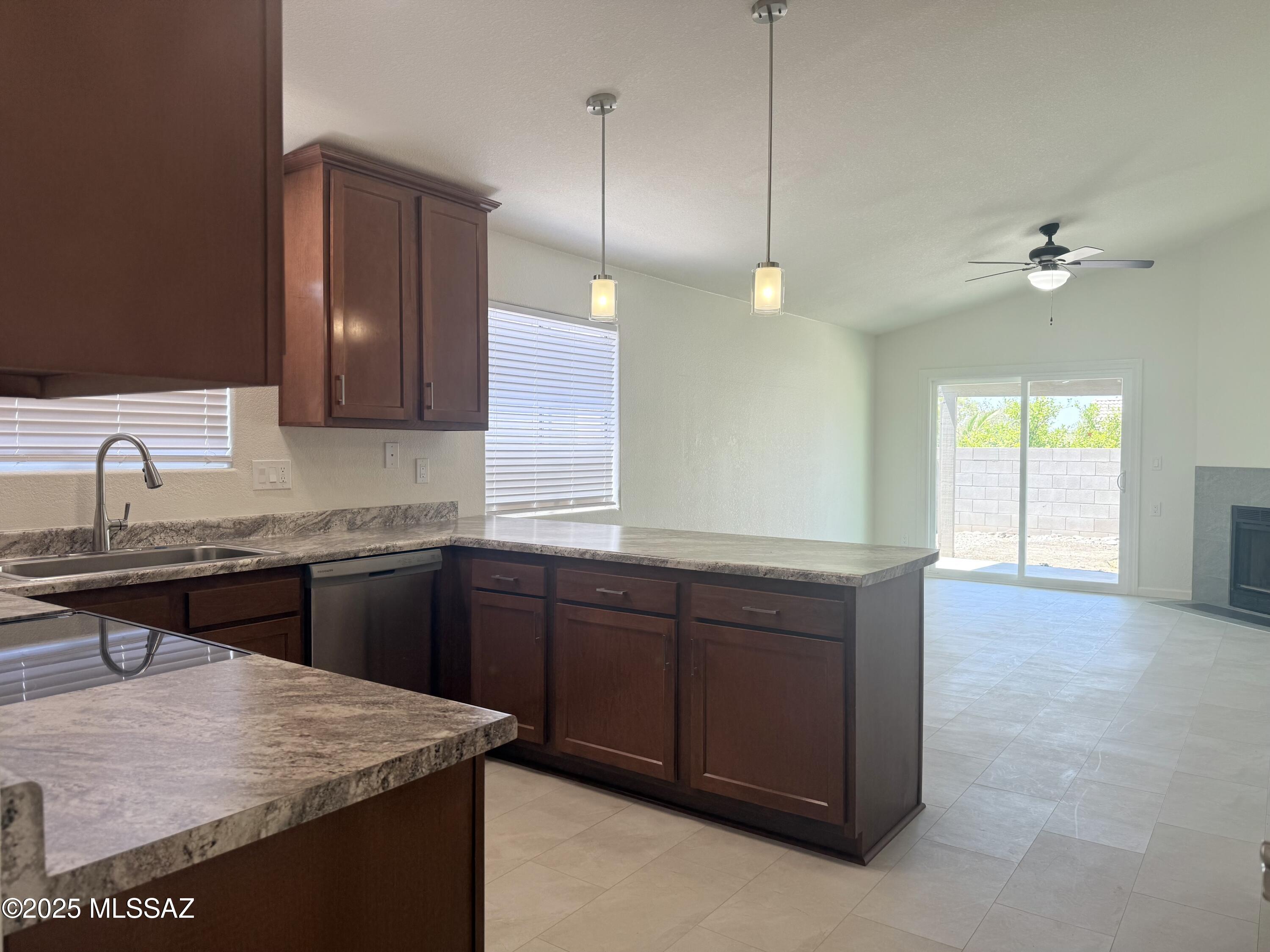 Elliott Homes At Rita Ranch (1-521) - Residential