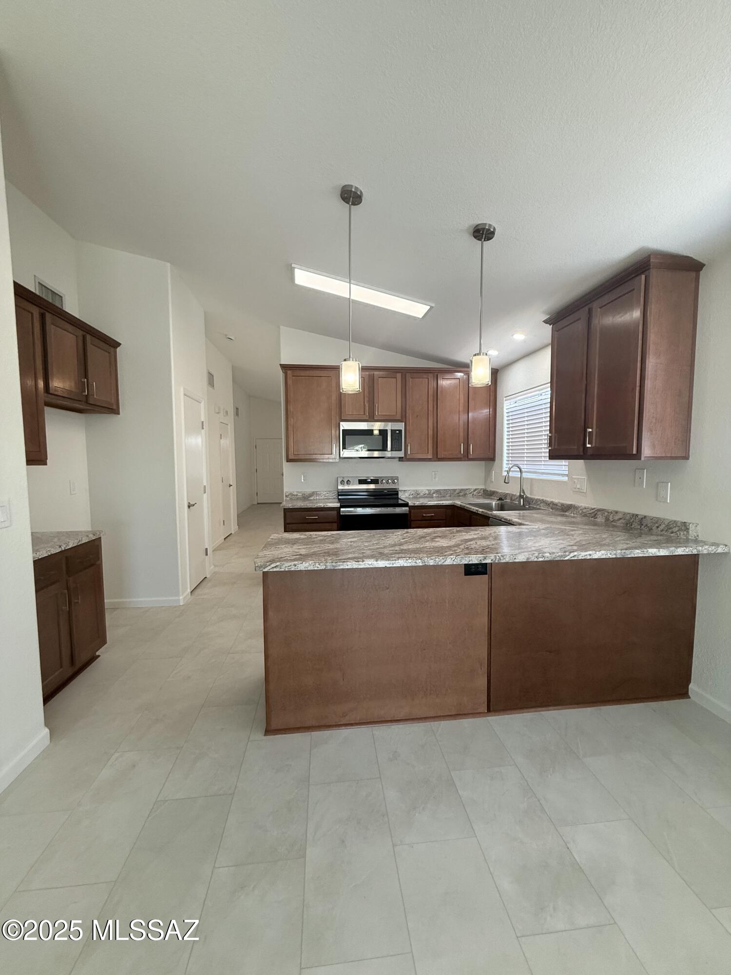 Elliott Homes At Rita Ranch (1-521) - Residential
