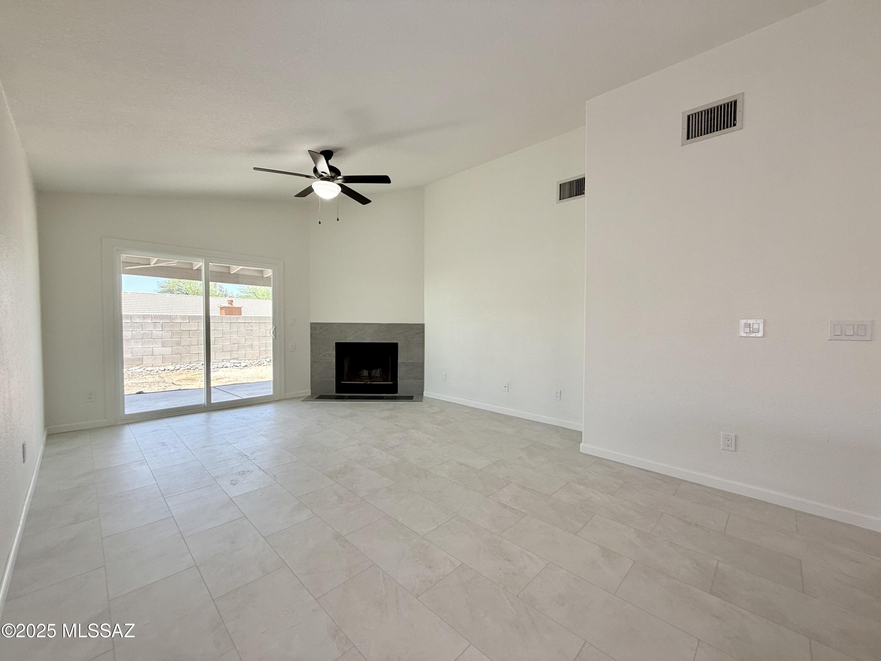 Elliott Homes At Rita Ranch (1-521) - Residential