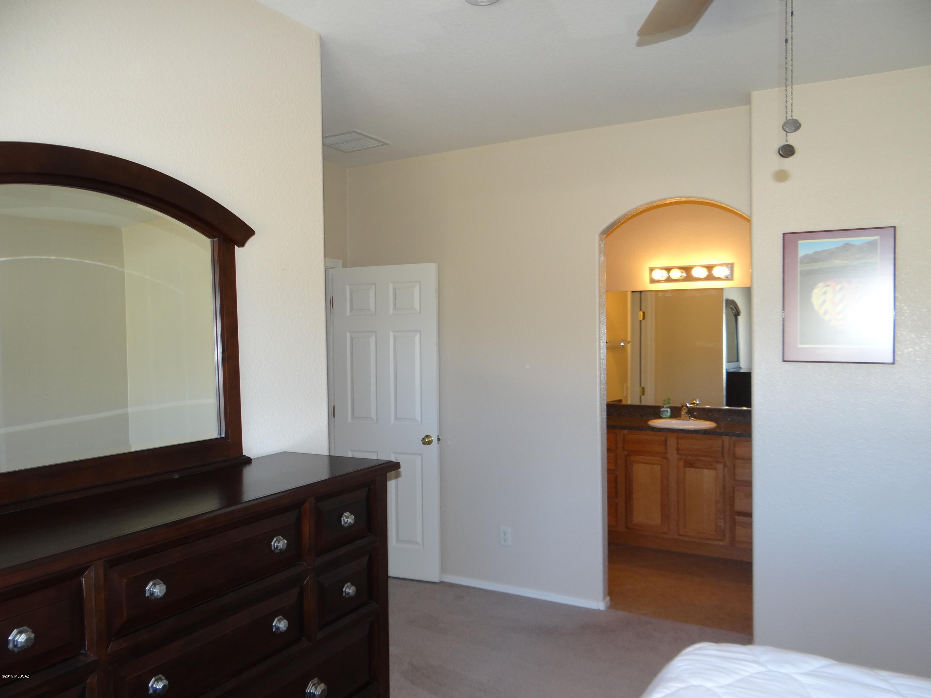 Mountain View Condos. (1-76) - Residential Lease