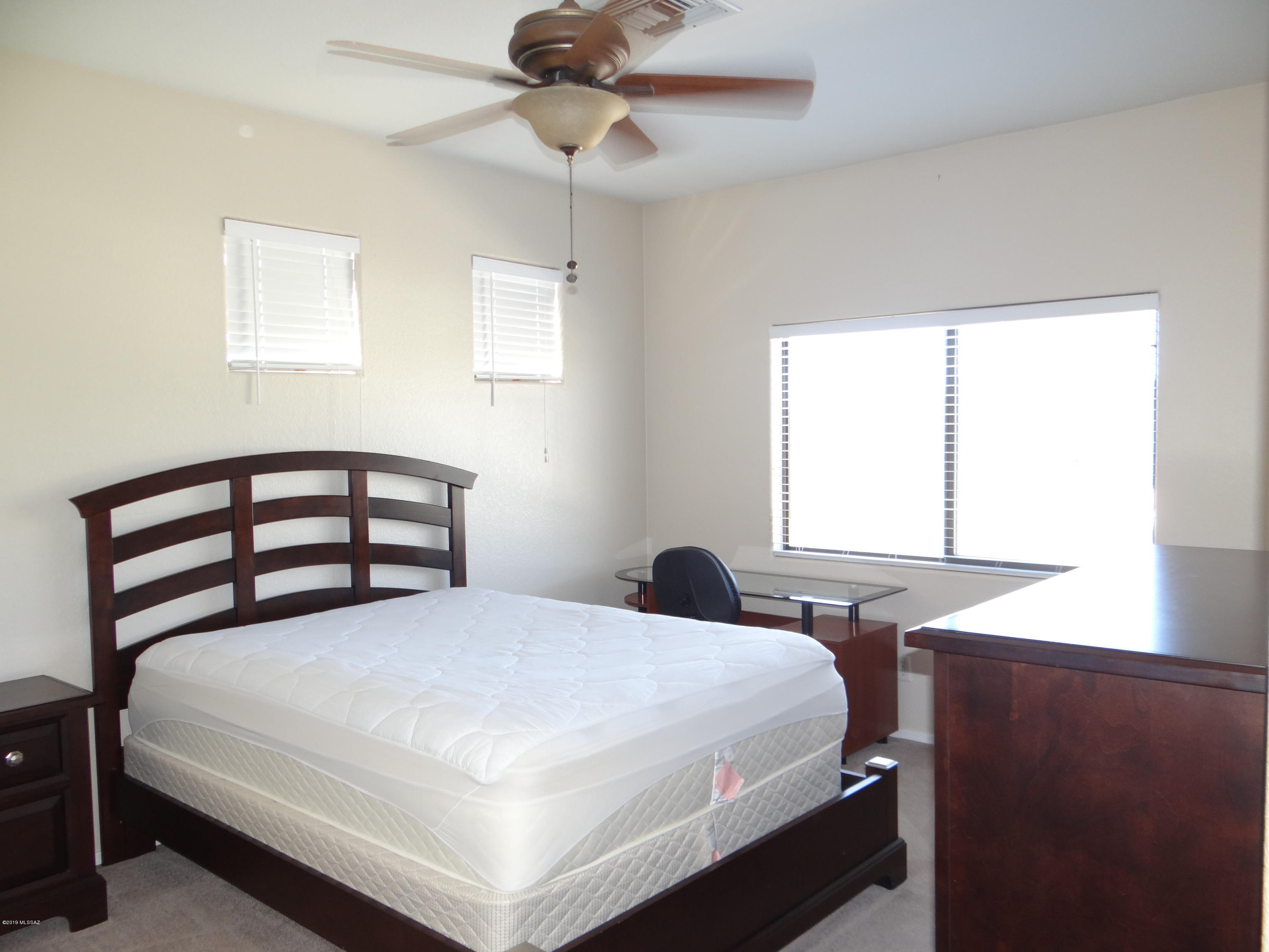 Mountain View Condos. (1-76) - Residential Lease