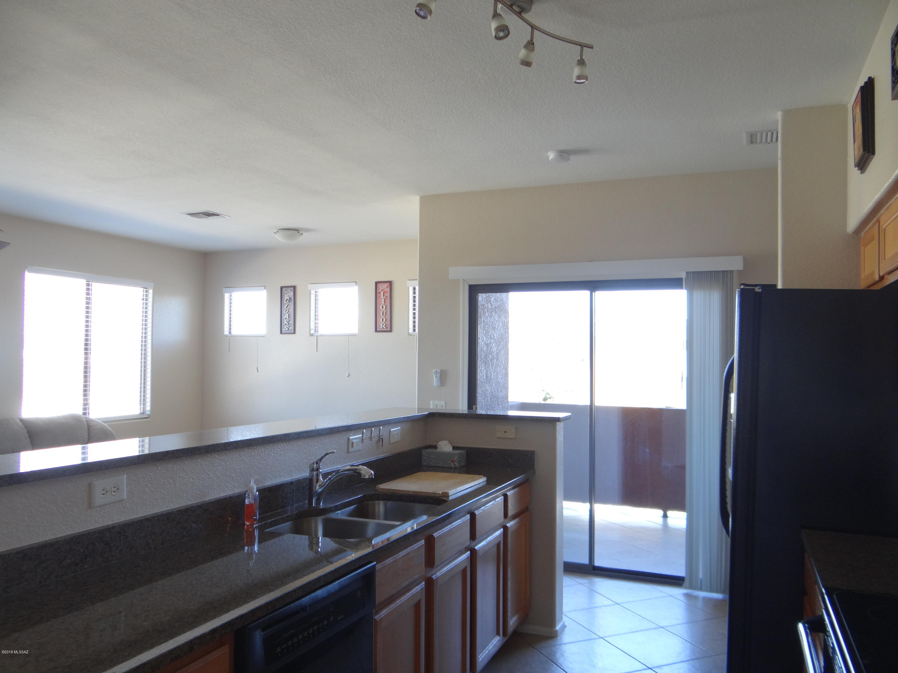 Mountain View Condos. (1-76) - Residential Lease
