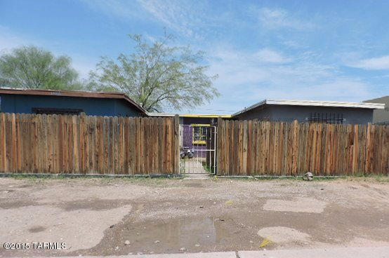 Wow! A whole lot of potential and priced for value. Easy to rent studios in excellent location. Go-check it out! Seller never resided at subject and has no information on conditions. No SPDS, no CLUE. Attached documents required {along with proof of funds} upon initial offer submission; special addenda required after offer acceptance. Seller will not initiate utilities, municipal clearance will be required. MULTIPLE OFFERS RECEIVED. PLEASE SEND HIGHEST AND BEST AND ALL ATTACHED DOCUMENTS BY 10/05/15, 9AM.