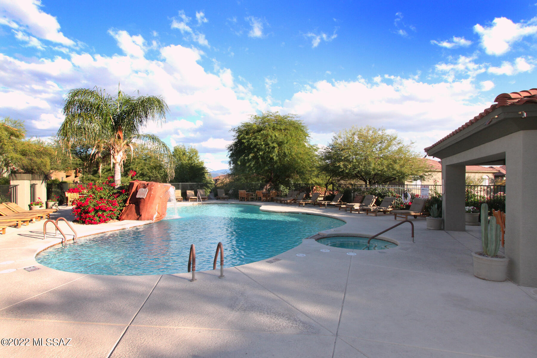Veranda at Ventana Condominiums - Residential