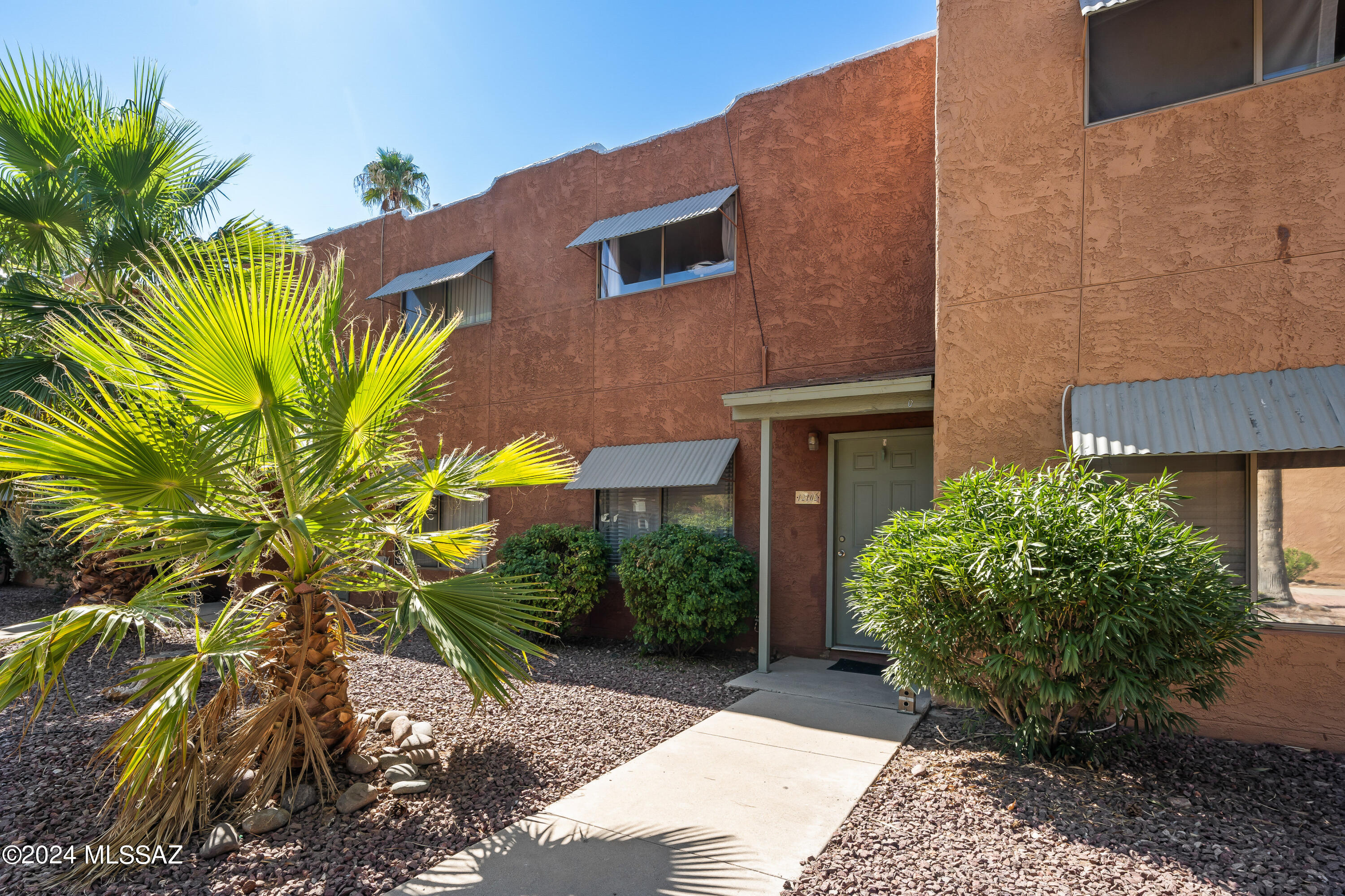 Charming 2-Bed, 2-Bath Condo in the Heart of Tucson! Seller is offering a $4,000 credit with accepted offer for flooring, and countertop replacement. 
This two-story condo offers the perfect blend of comfort, convenience, and low-maintenance living. Featuring 2 spacious bedrooms and 2 full bathrooms, it's ideal for homeowners and investors alike.
The interior boasts easy-to-clean vinyl flooring, making upkeep a breeze, so you can spend more time enjoying your new space. Relax at the community pool, or explore everything nearby—this condo's central Tucson location puts you just minutes from shopping, dining, and entertainment.