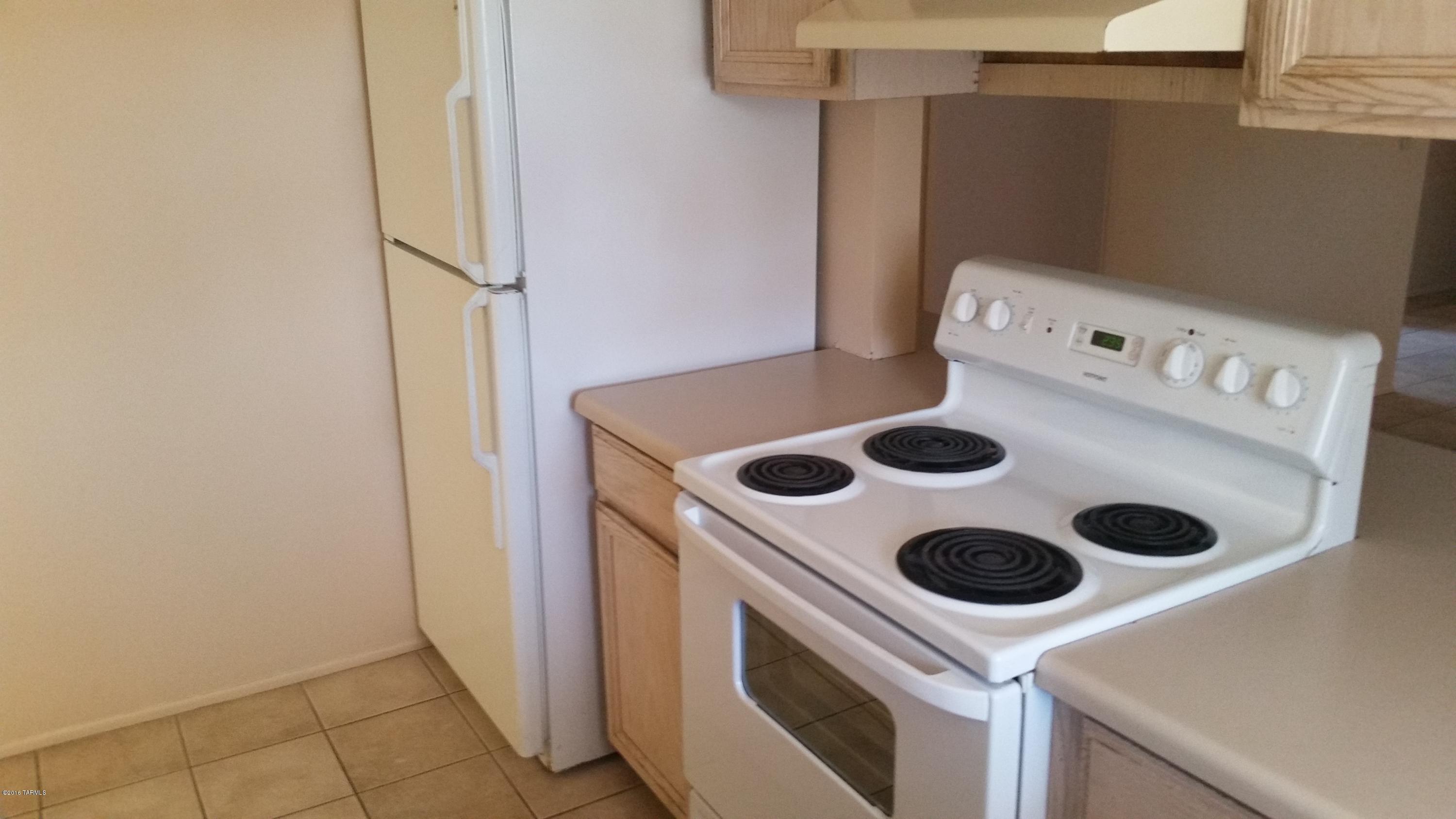 Valley View East NO. 4 (1-131) - Residential Lease