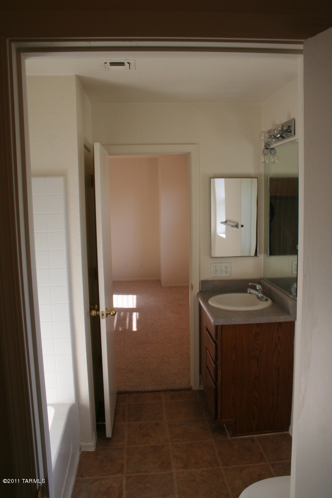 Pantano Ridge (1-123) - Residential Lease