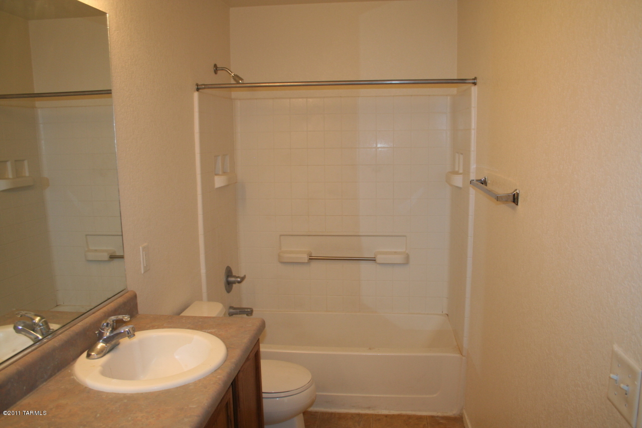 Pantano Ridge (1-123) - Residential Lease