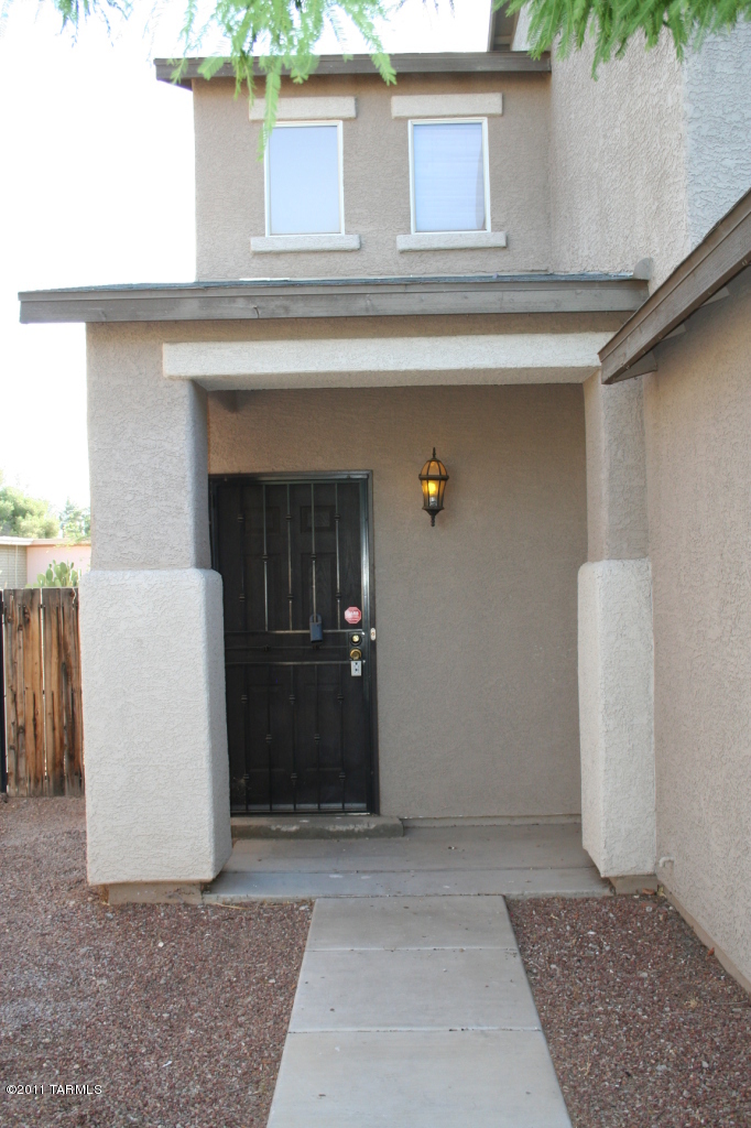Pantano Ridge (1-123) - Residential Lease