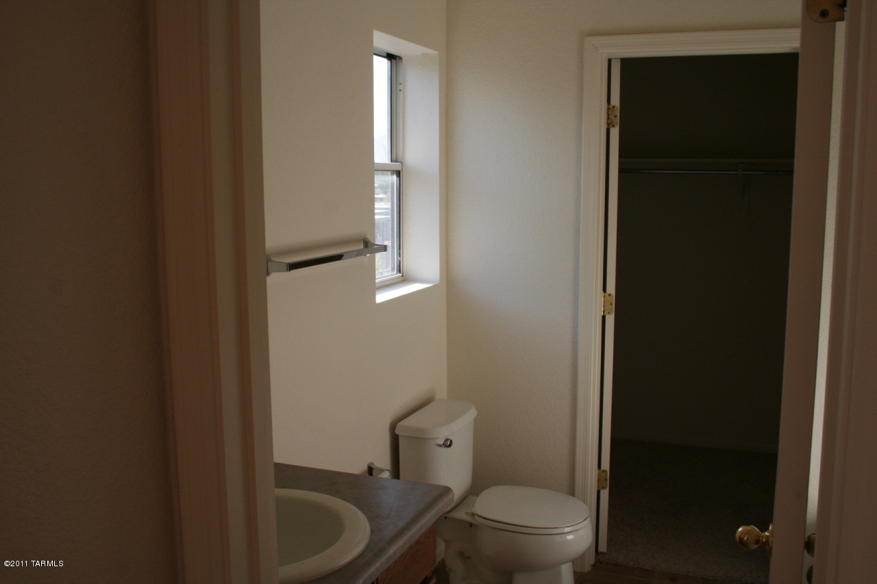 Pantano Ridge (1-123) - Residential Lease