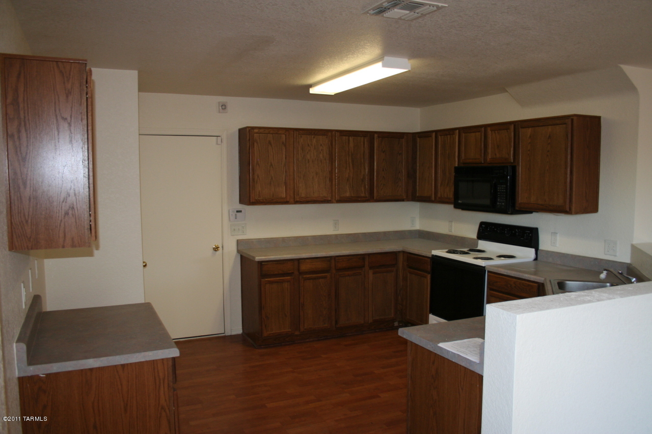 Pantano Ridge (1-123) - Residential Lease
