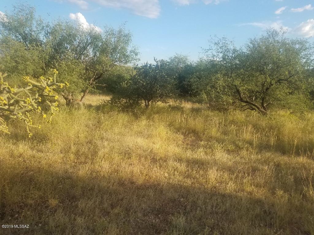 Build out in the country and still be close to the amenities of Green Valley and Tucson. Great views of the Santa Rita Mountains. You'll love the privacy of this location.