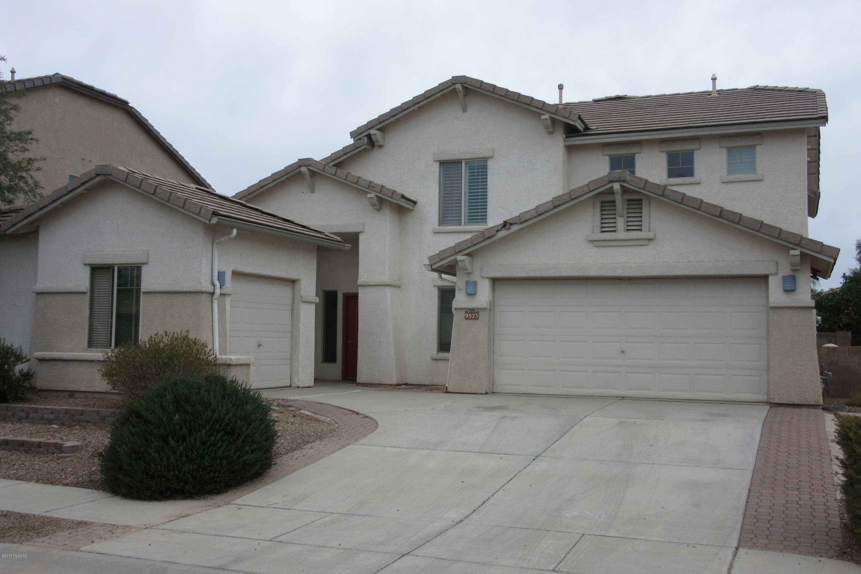 Seller will work with buyer some repairs, contact agent as of Feb 11, 2018 Best Buy Northwest and West Tucson, Master and Office/bedroom on First Floor, 3-bedrooms up, one bed can be recreation room, large laundry, big kitchen with island and breakfast bar, great room, full length patio, big yard, big pool, old growth trees, big waterfall, fireplace in the corner, a great buy.  Note; priced adjusted for needed TLC, carpet is two years old,  and a good landscaper, priced to allow for whatever is needed.  Bang for the buck, best deal on the market, 4 bed-office-pool-3 bath-3 car garage-and first floor master-big lot.