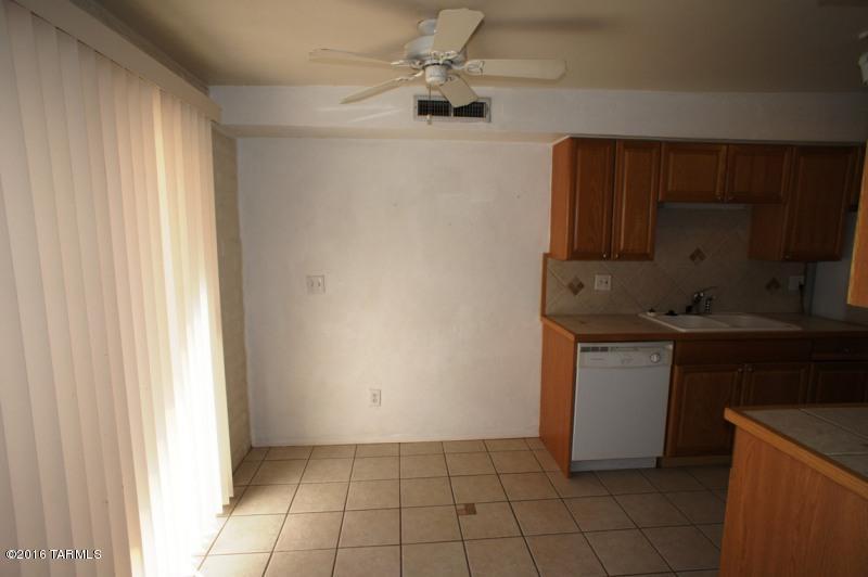 Valley View East NO. 4 (1-131) - Residential Lease