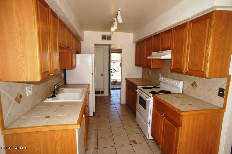 Valley View East NO. 4 (1-131) - Residential Lease