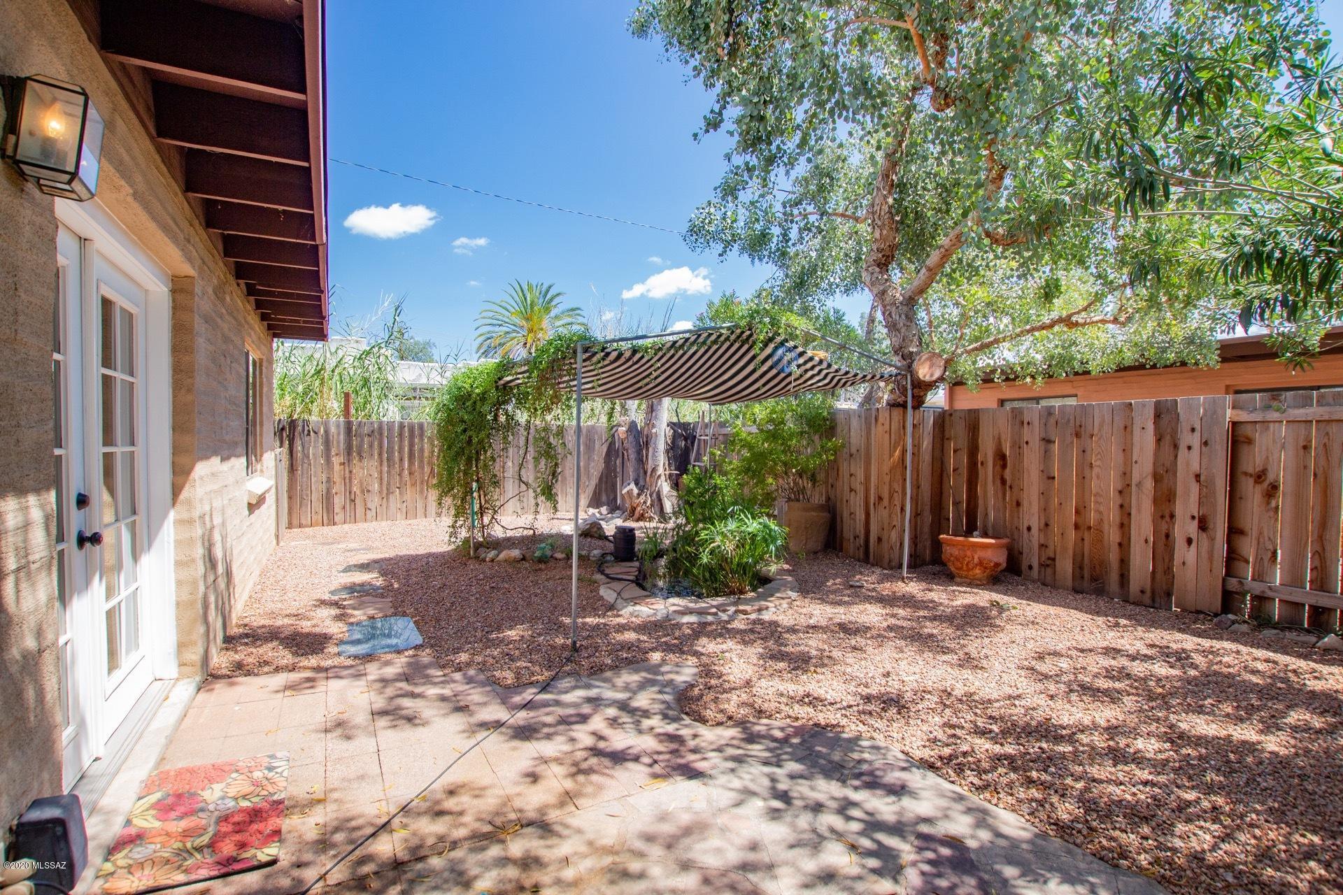 Fort Mesquite Condos (1-16) - Residential