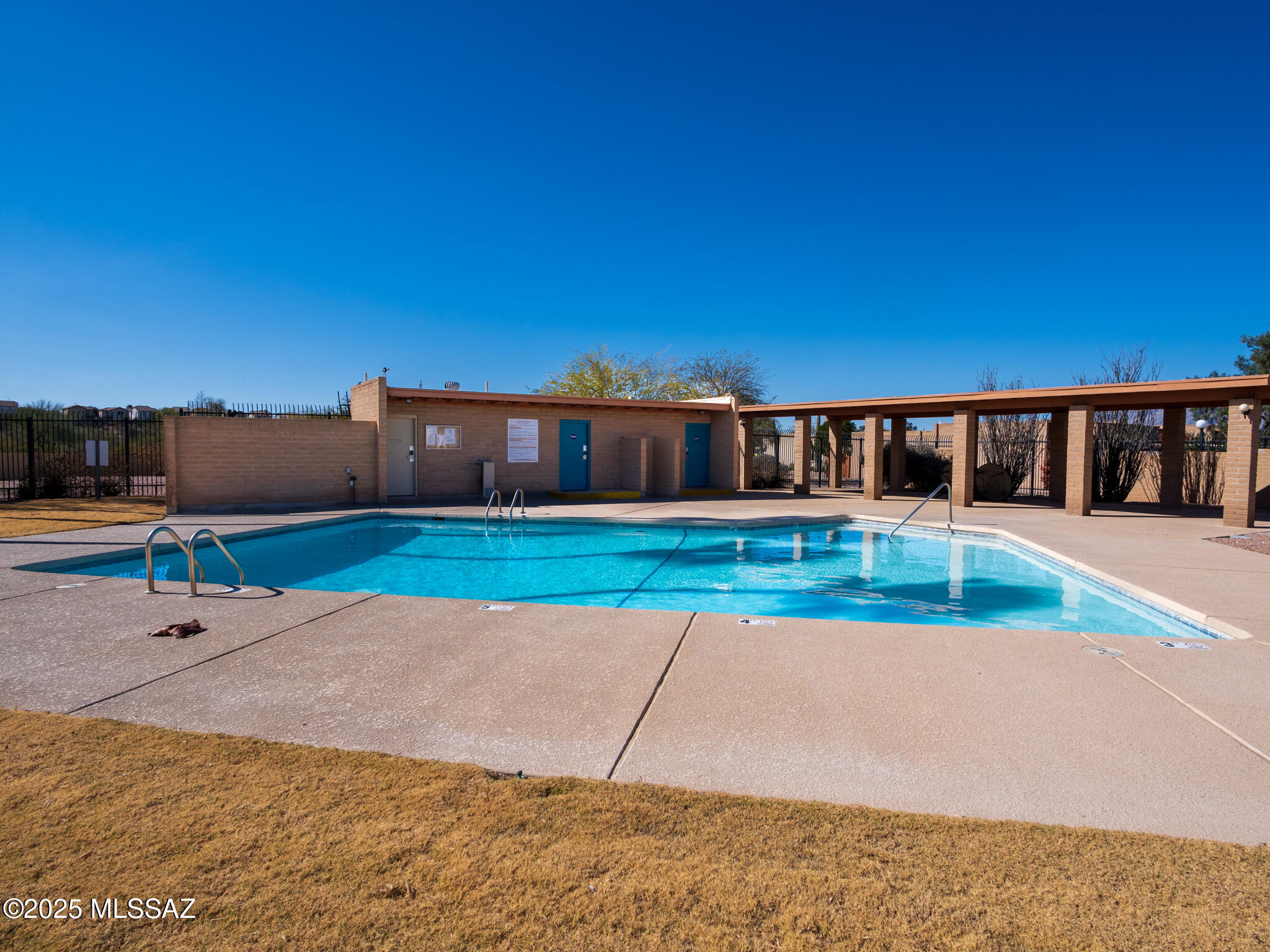 Pantano Park Townhouses - Residential Lease