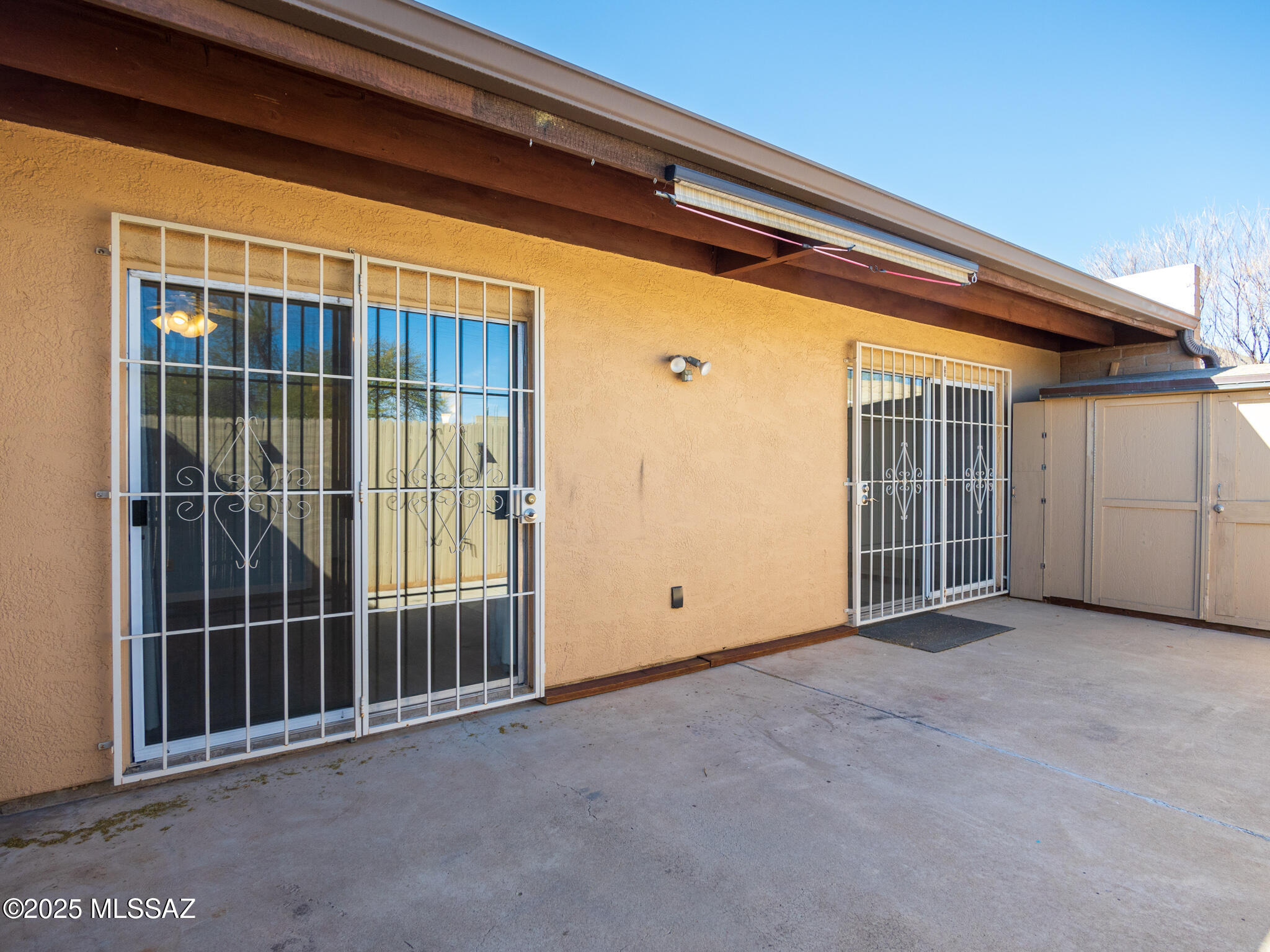 Pantano Park Townhouses - Residential Lease