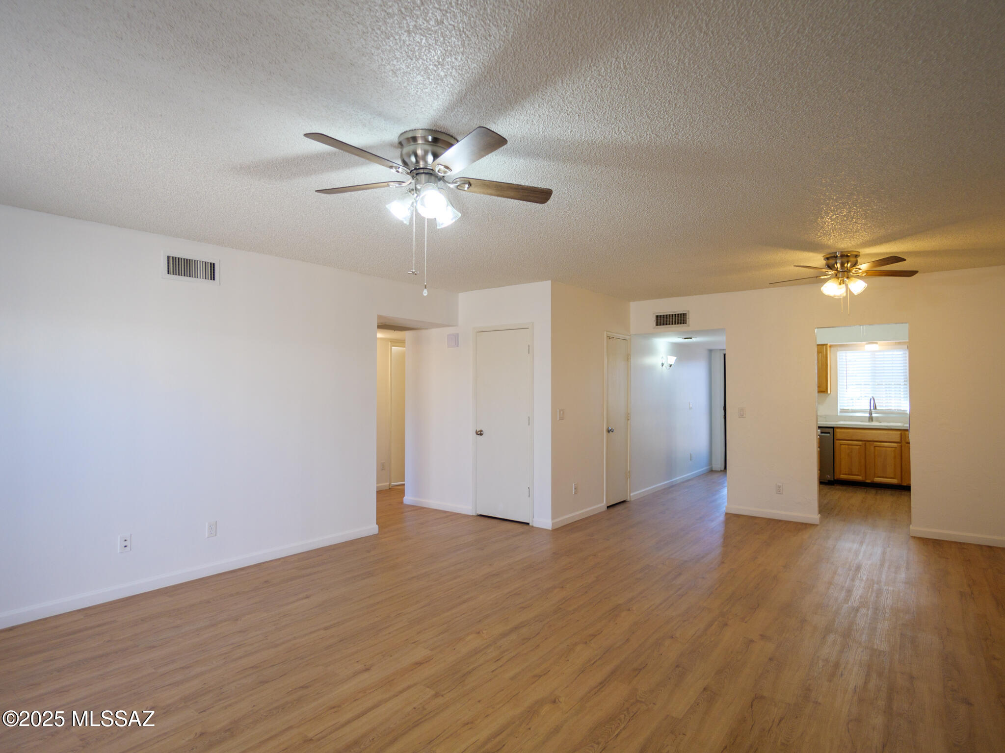 Pantano Park Townhouses - Residential Lease