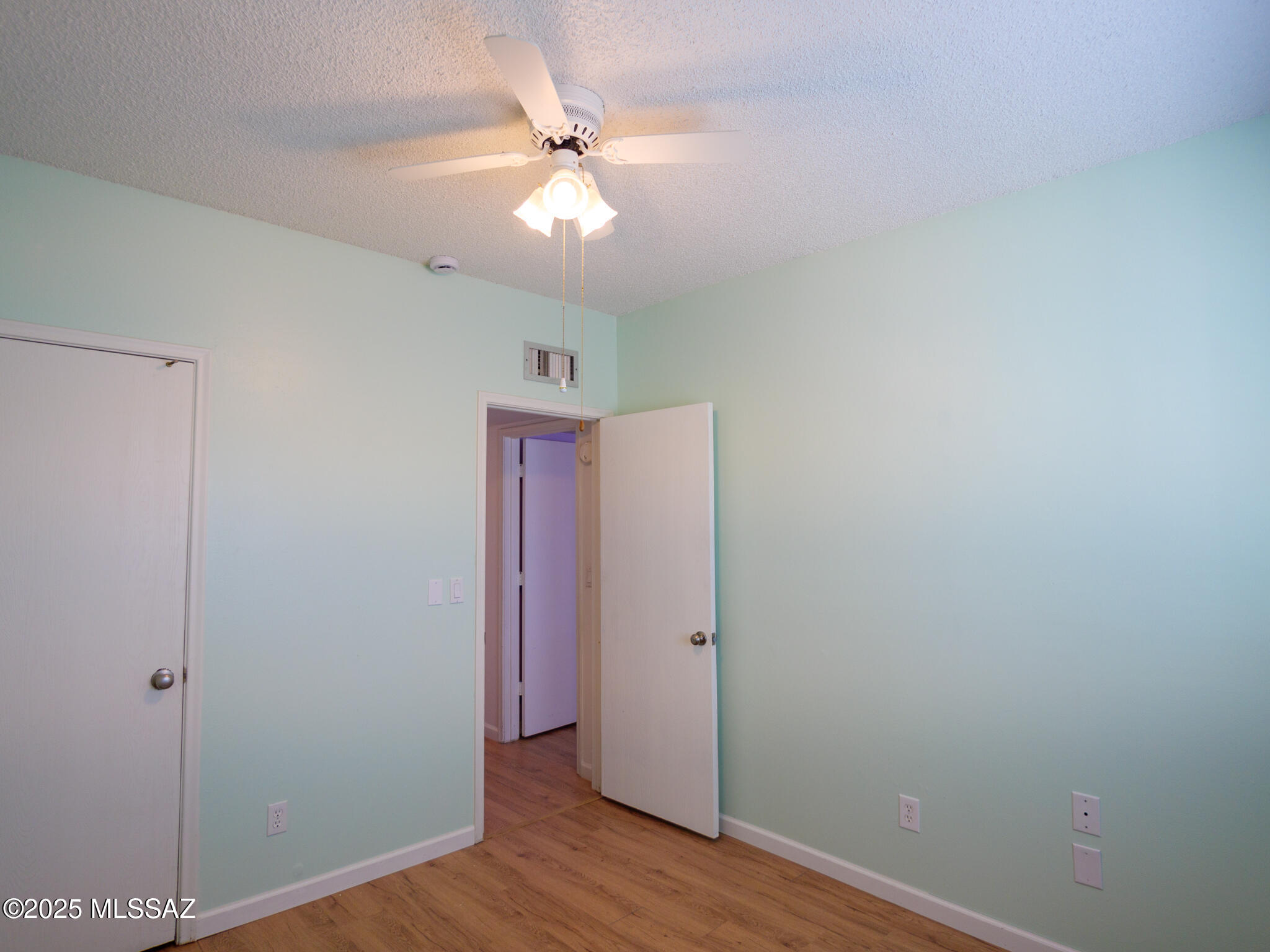 Pantano Park Townhouses - Residential Lease