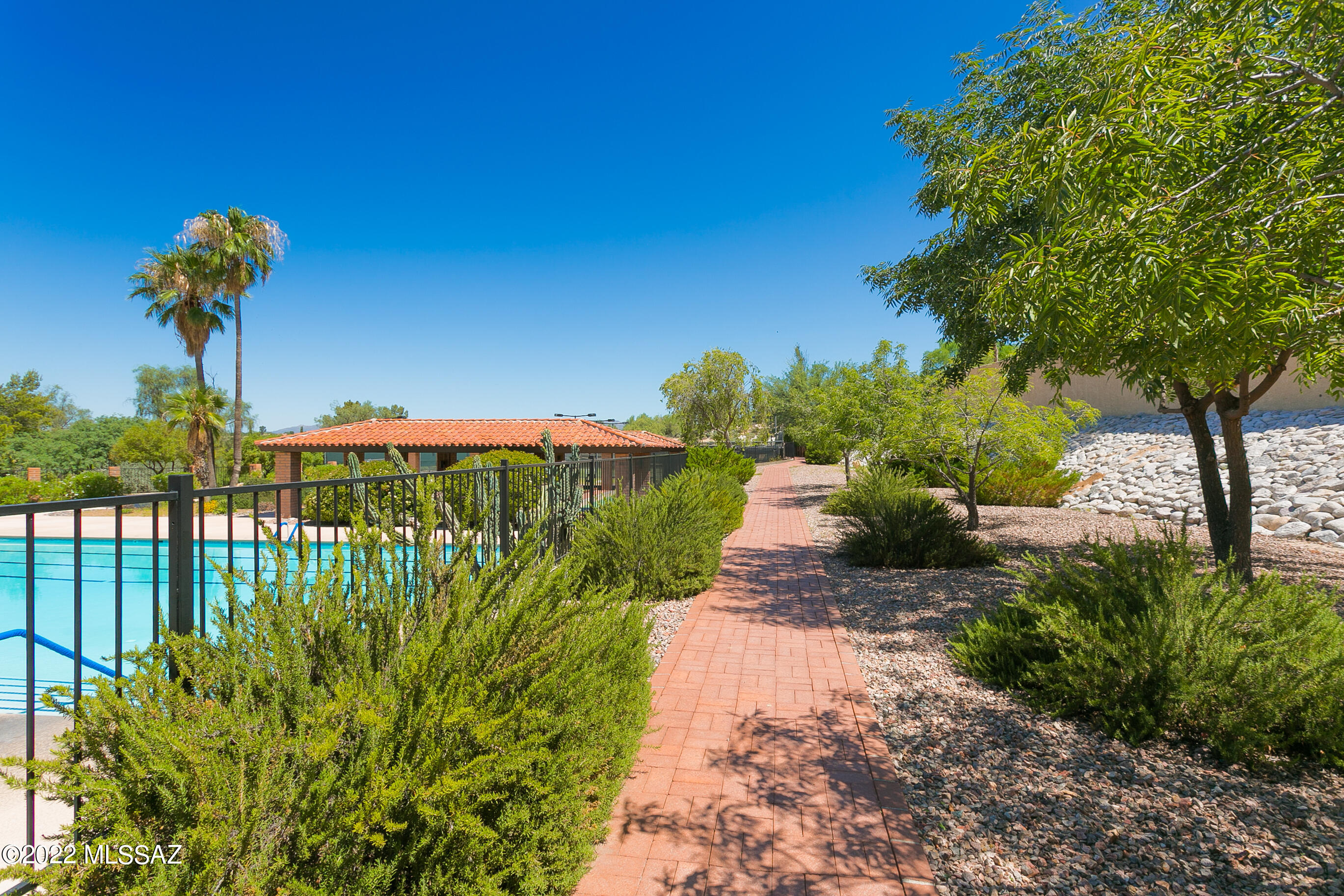 La Cholla Hills(1-313) - Residential