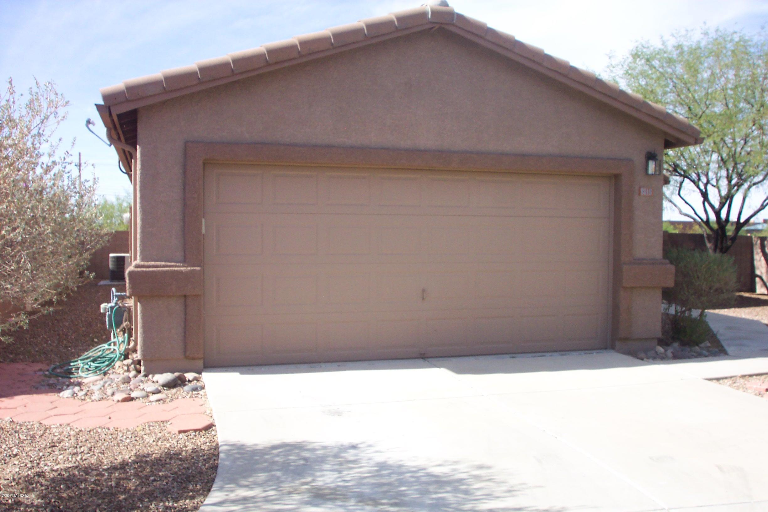 Absolutely Gorgeous. Fantastic Pie shape Lot with incredible views. Tile roof. Freshly Painted IN and OUT. Brand new Stainless steel kitchen appliances ( microwave, dishwasher,stove). Ceramic tiles everywhere.(No carpet anywhere). Brand new Ceiling Fans in all rooms. High ceiling in living room and master bedroom. 2 car garage. Covered porch runs the entire back of the house. Good size backyard with brick pavers. A must see. Owner/Agent