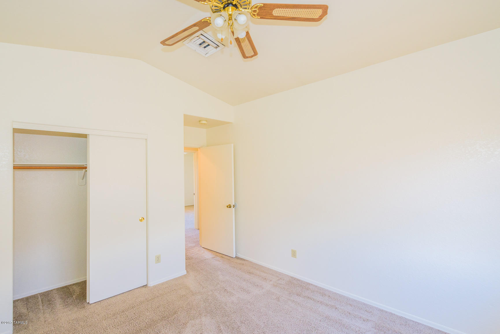 Country Club(1-221) - Residential