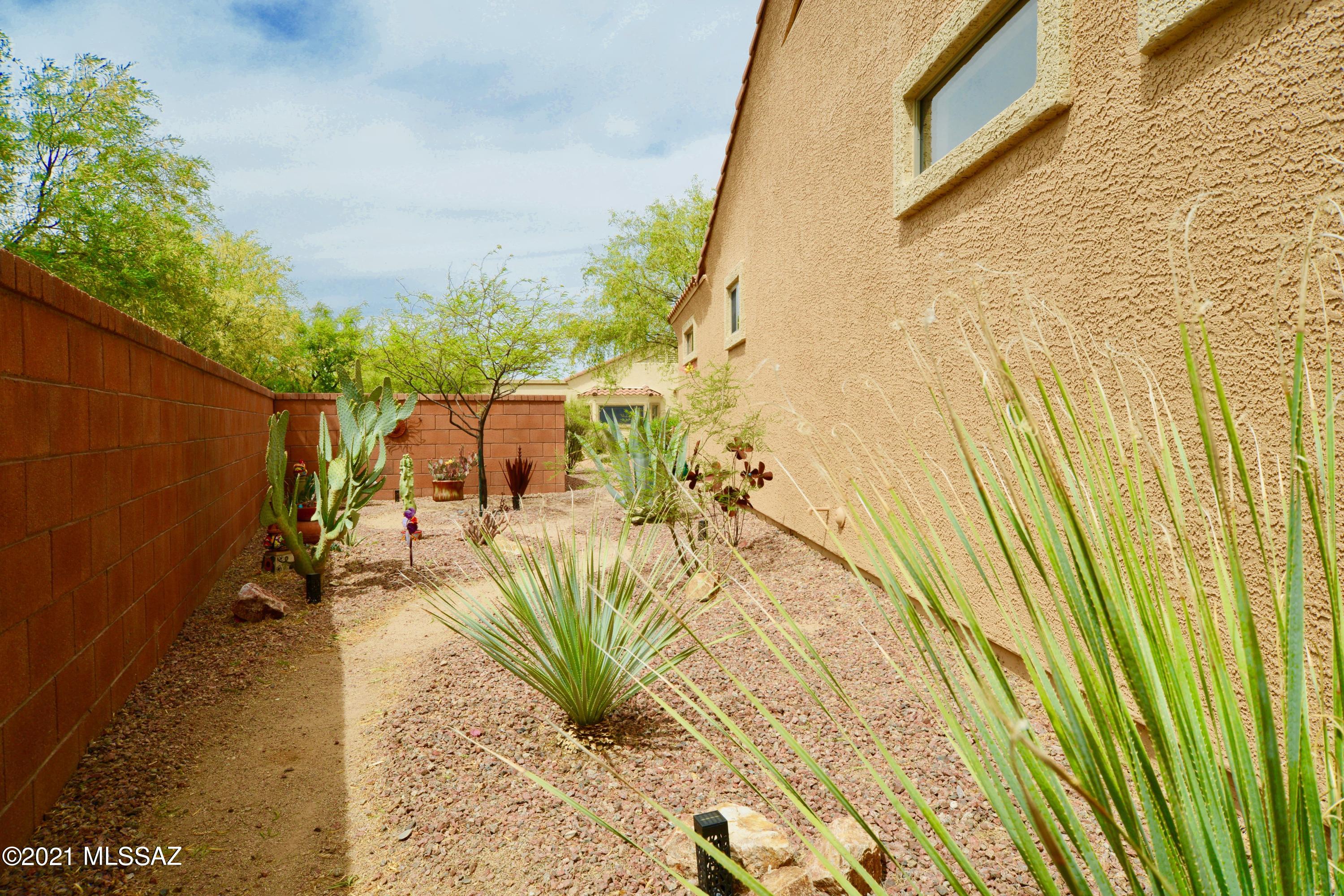 Las Campanas Villiage Phase II (112-219) - Residential