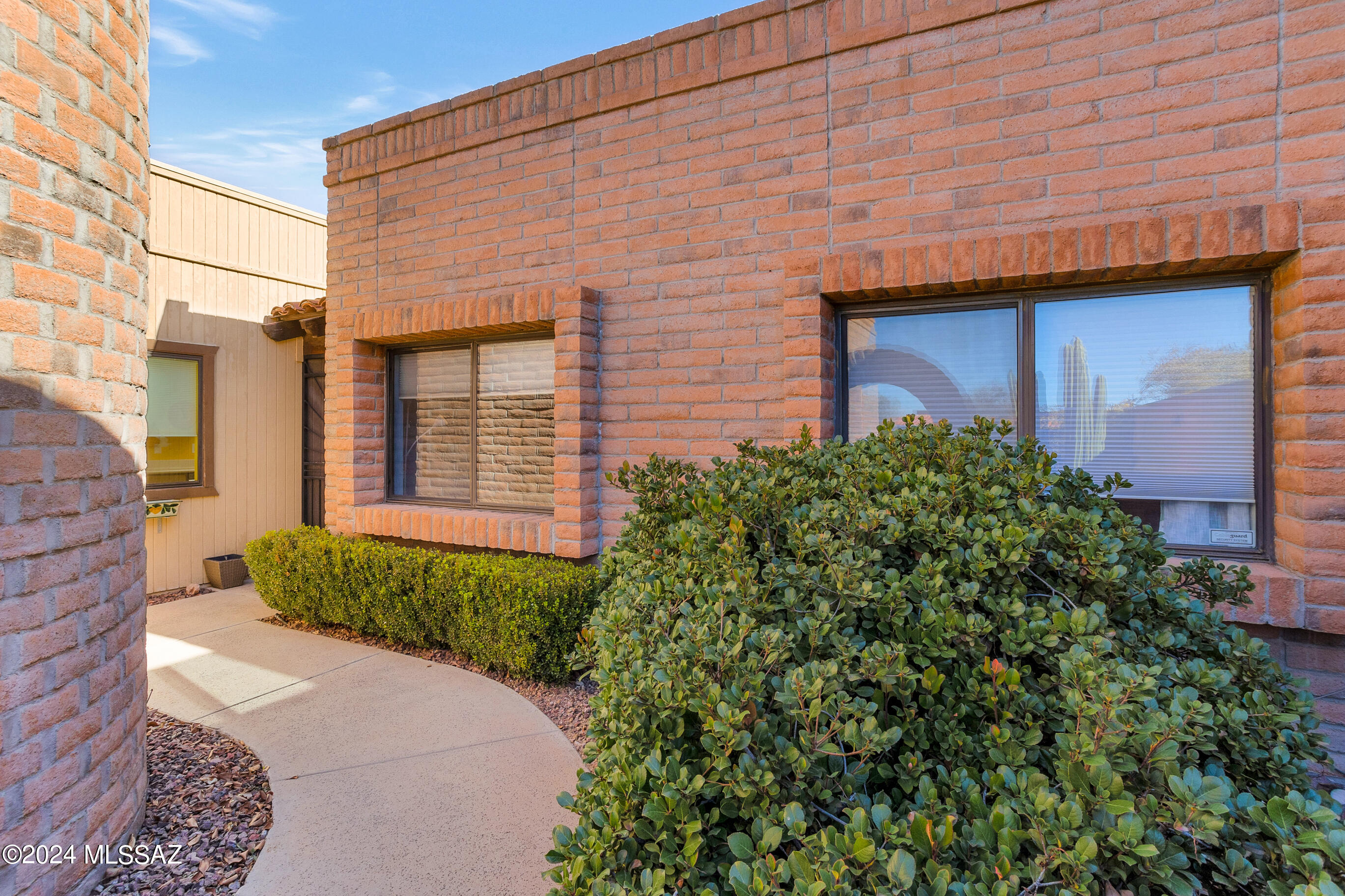 La Cholla Hills(1-313) - Residential