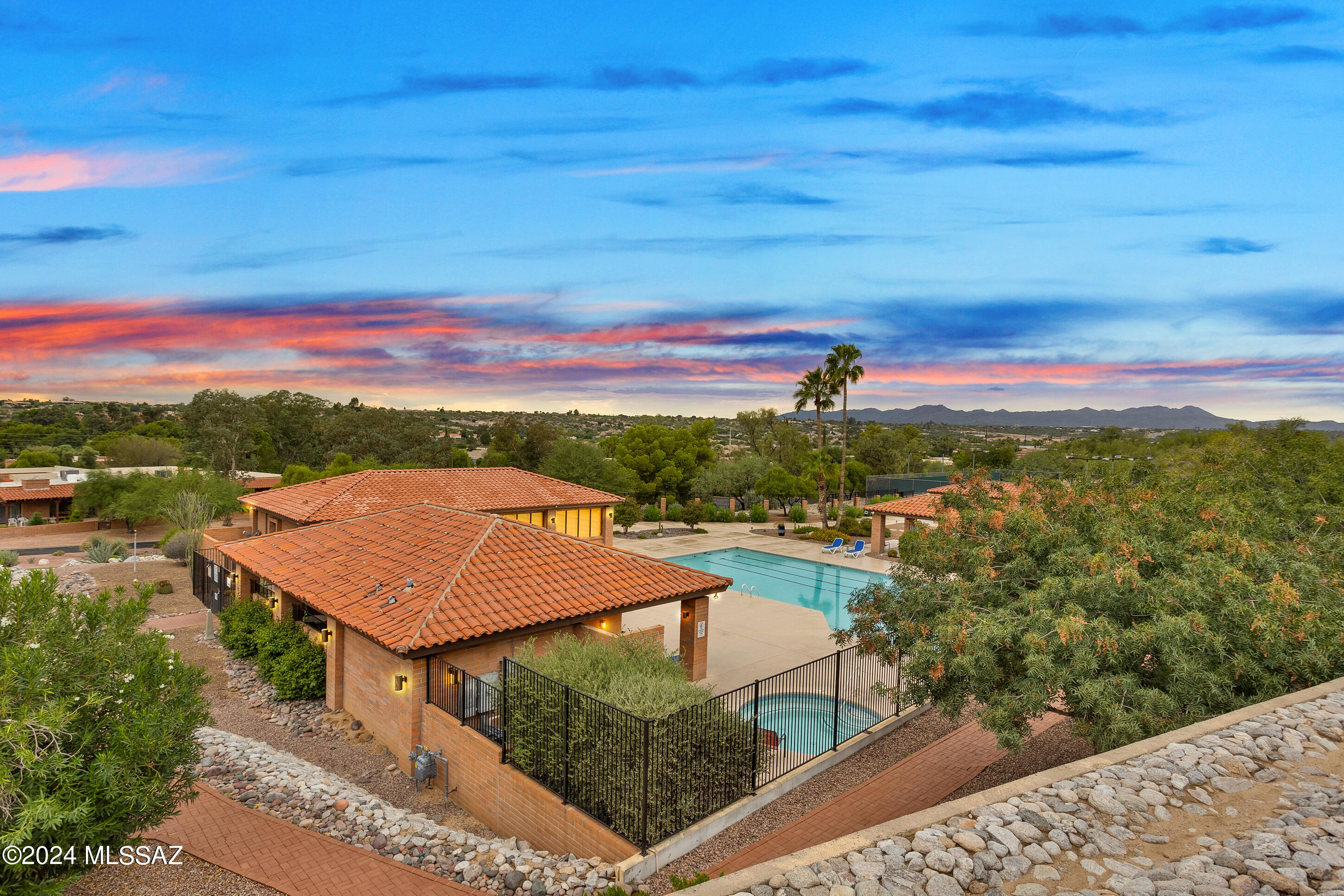La Cholla Hills(1-313) - Residential