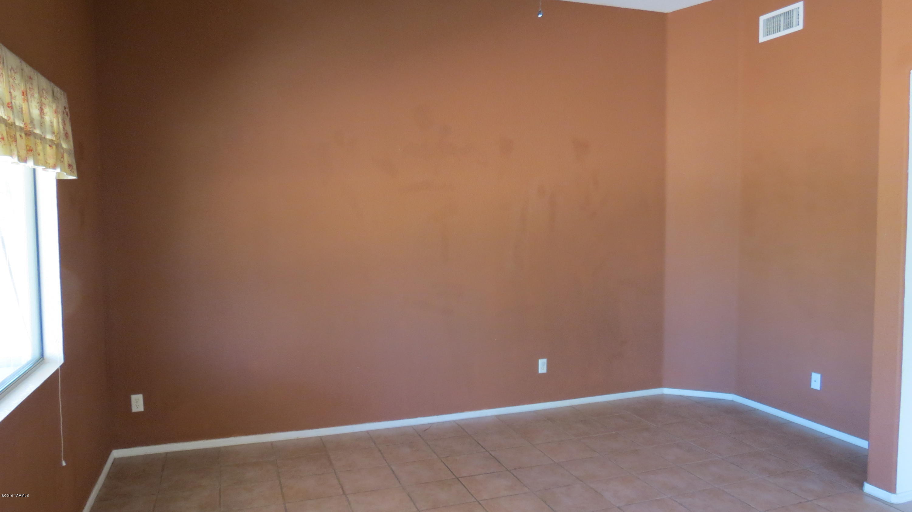 Mona Lisa (1-112) - Residential Lease