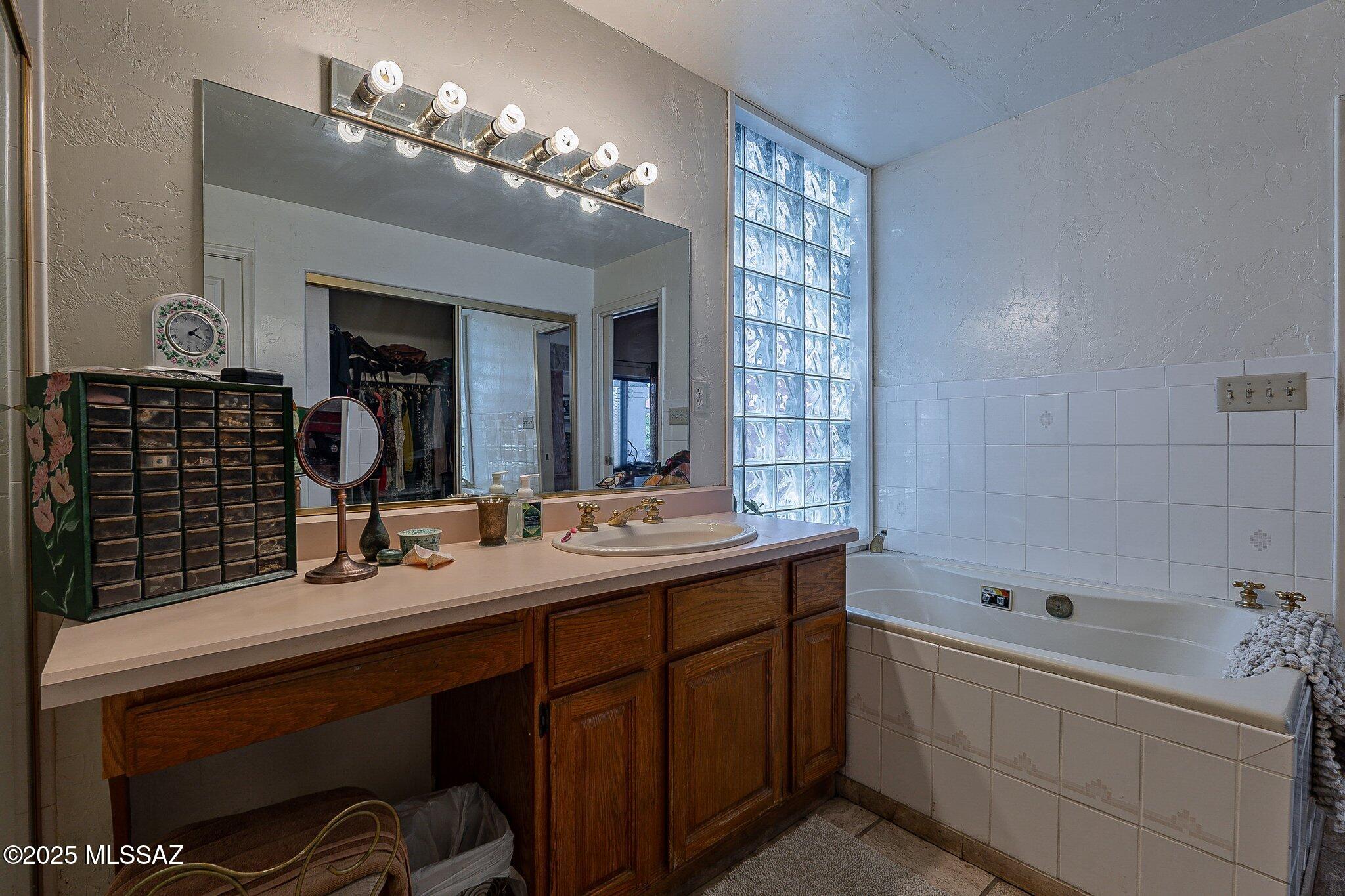 El Montevideo Estates - Residential