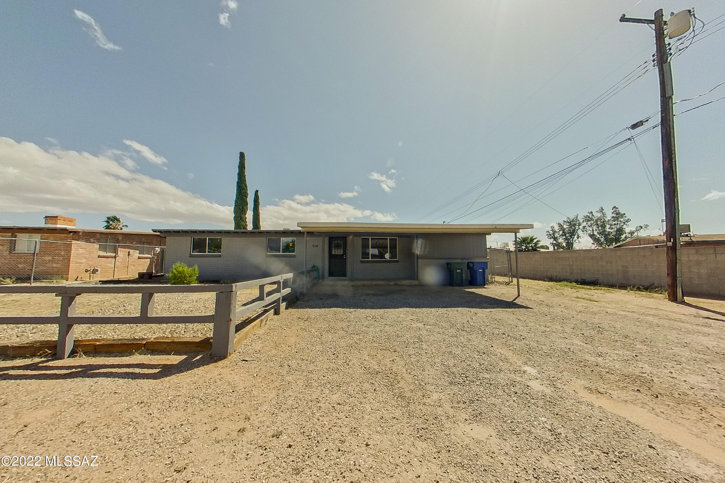 Cozy 4 bedroom 2 bath home located near Davis Monthan Airforce Base DMAFB. This home has been updated with a fresh coat of interior paint. Kitchen features bright cabinets, stainless steel appliances, large pantry, and large laundry room. Spacious backyard has HUGE garage. Don't miss this one!