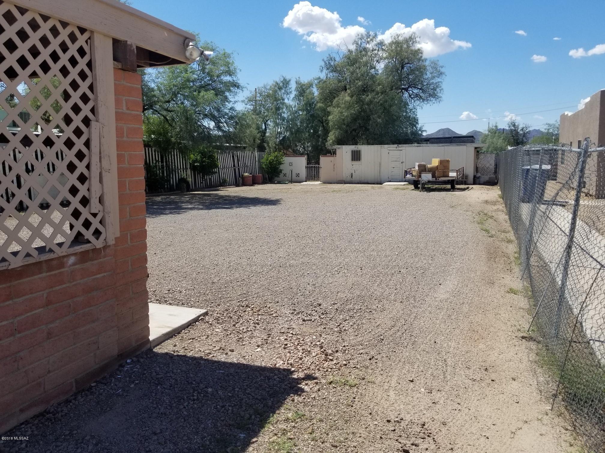 El Rio Park - Residential Lease