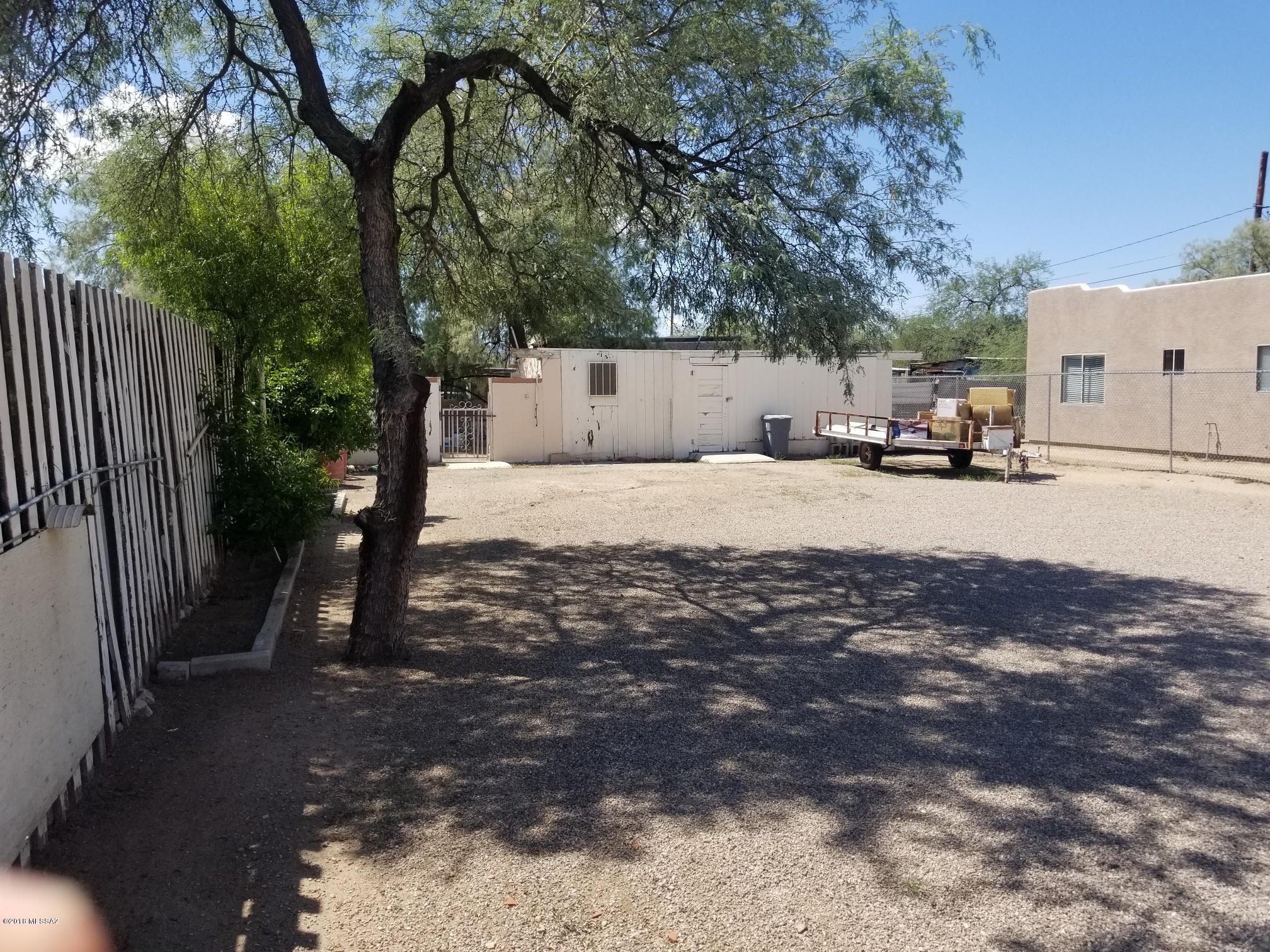 El Rio Park - Residential Lease