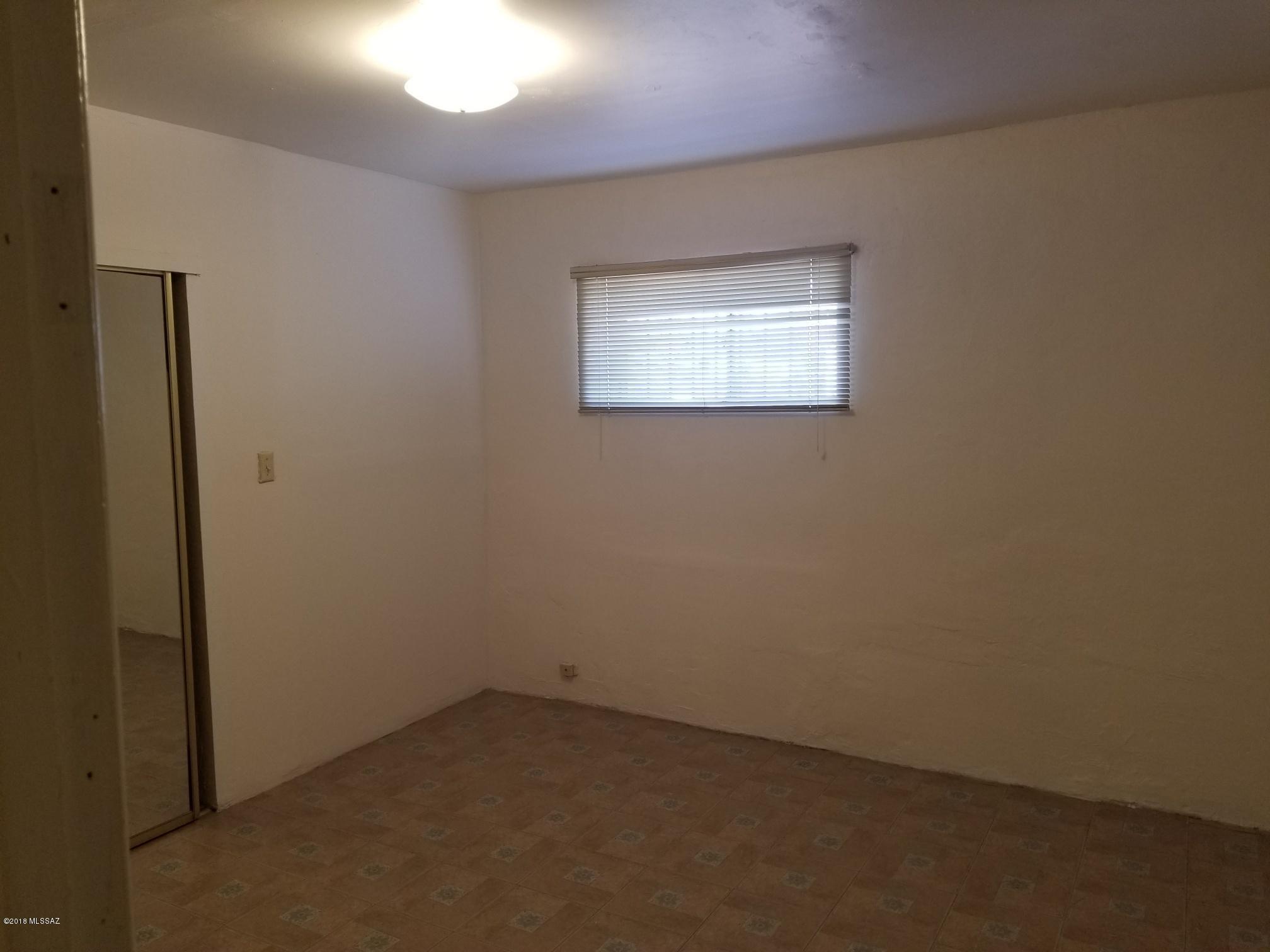 El Rio Park - Residential Lease